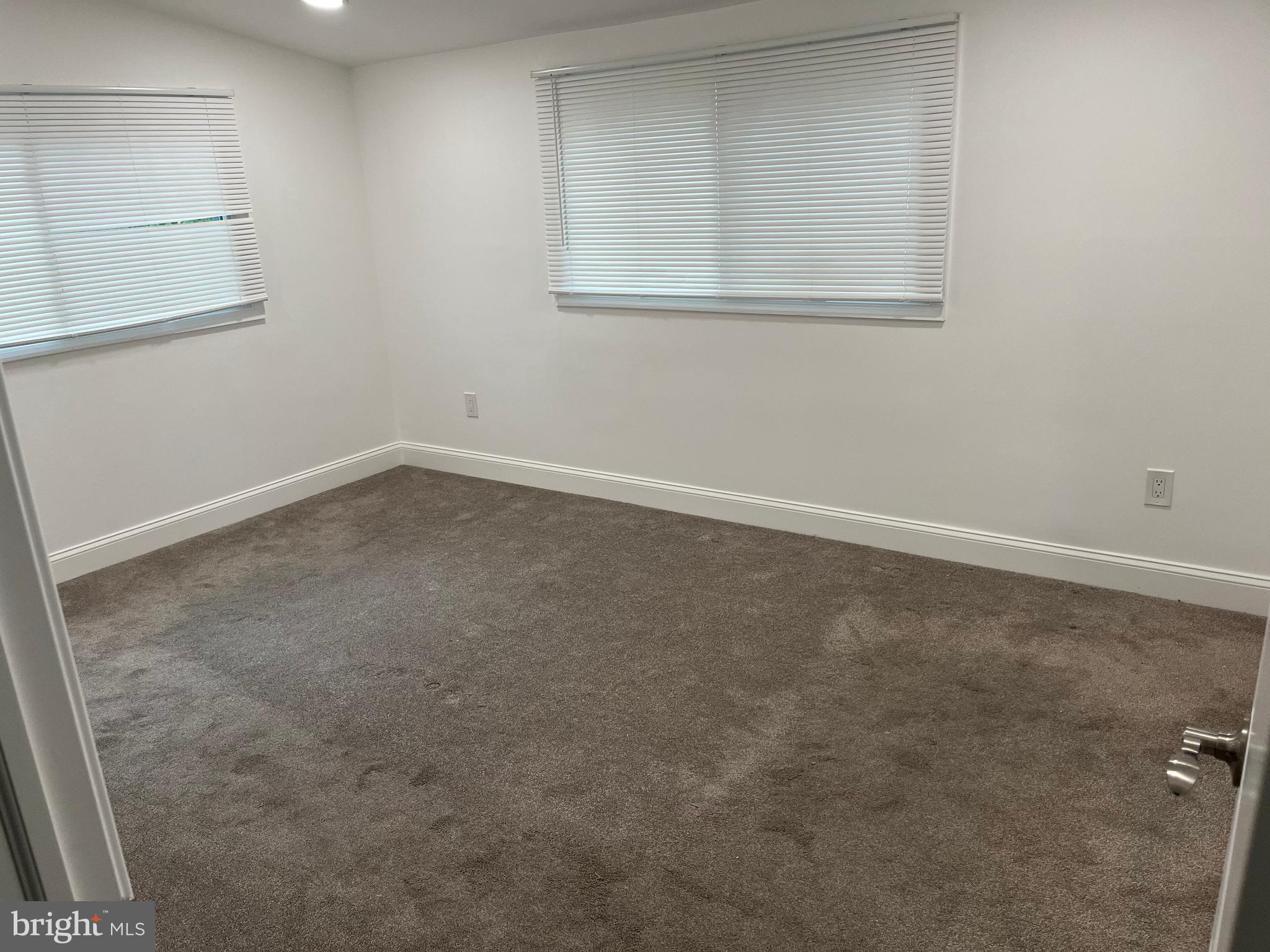 KEMP MILL ESTATES - Residential Lease