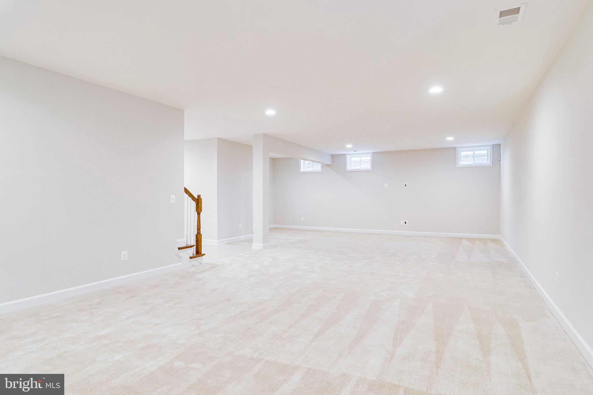 VIENNA WOODS - Residential