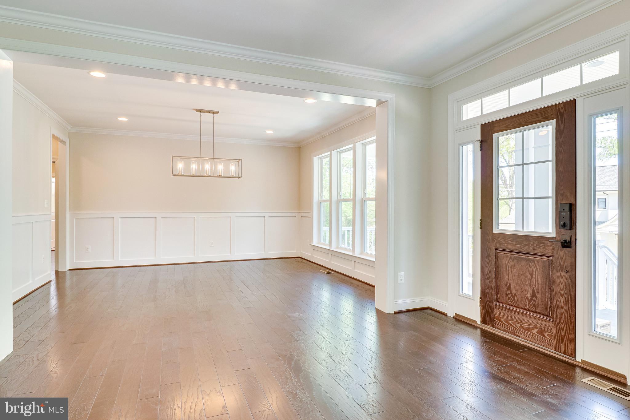 VIENNA WOODS - Residential