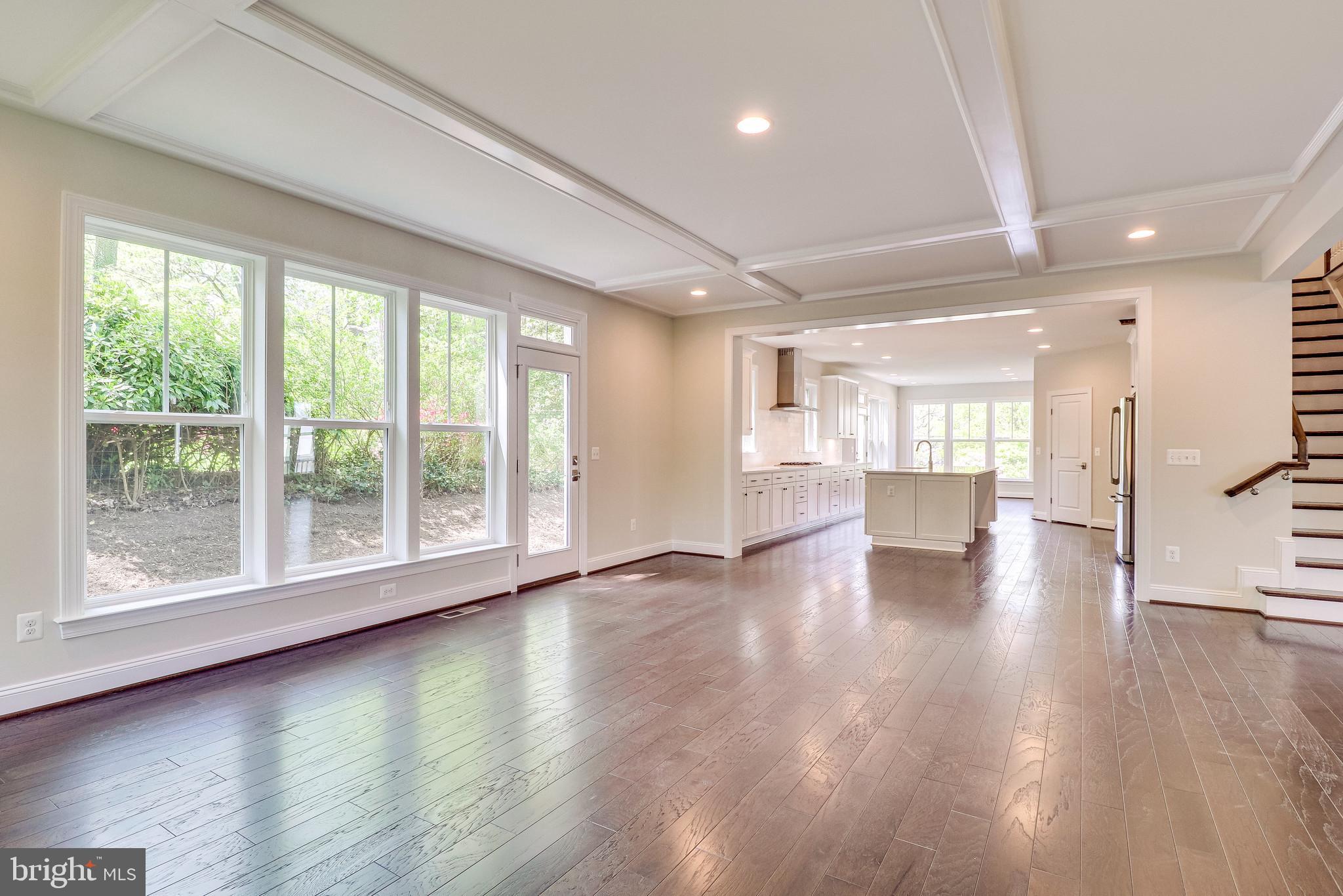 VIENNA WOODS - Residential