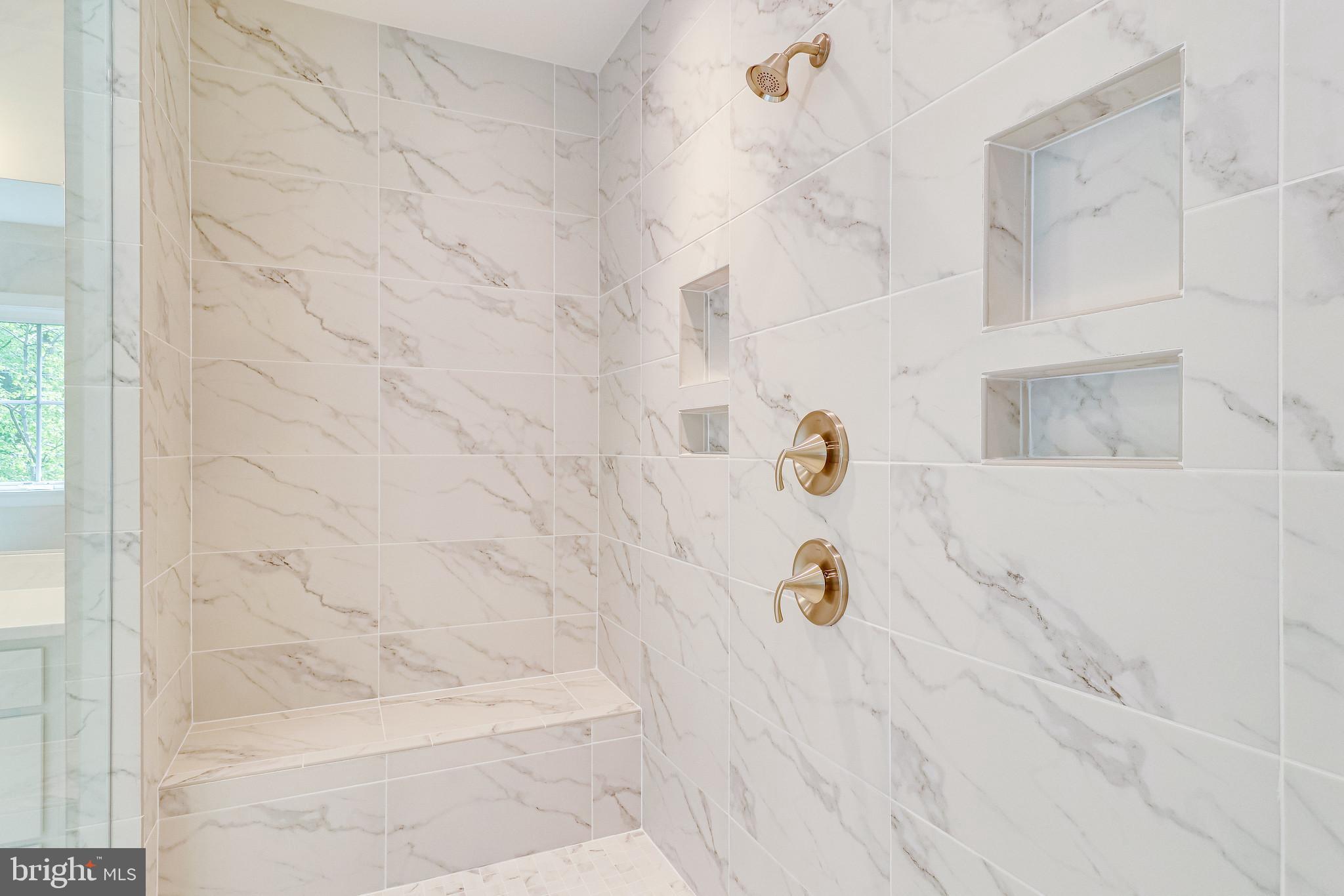 VIENNA WOODS - Residential