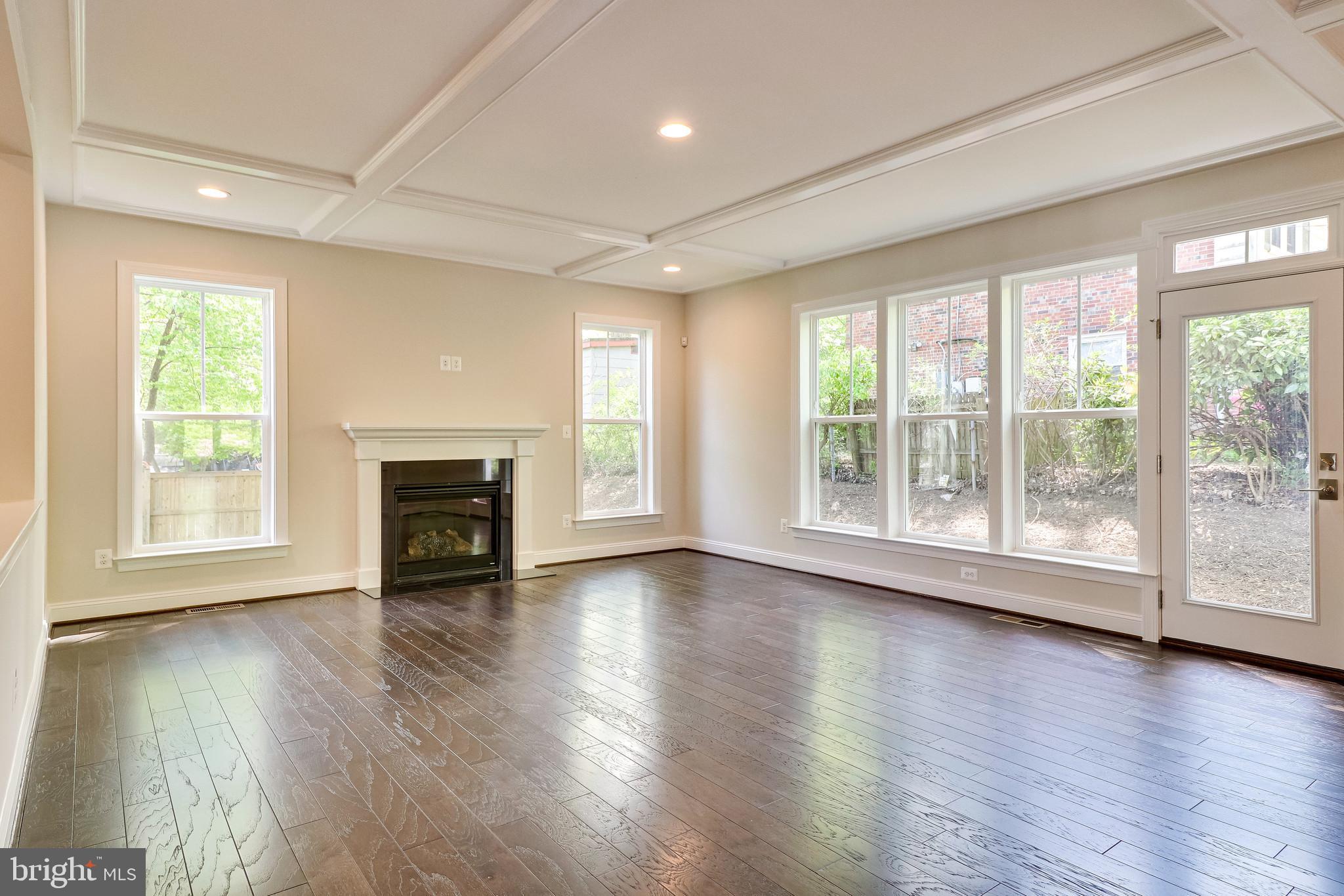 VIENNA WOODS - Residential