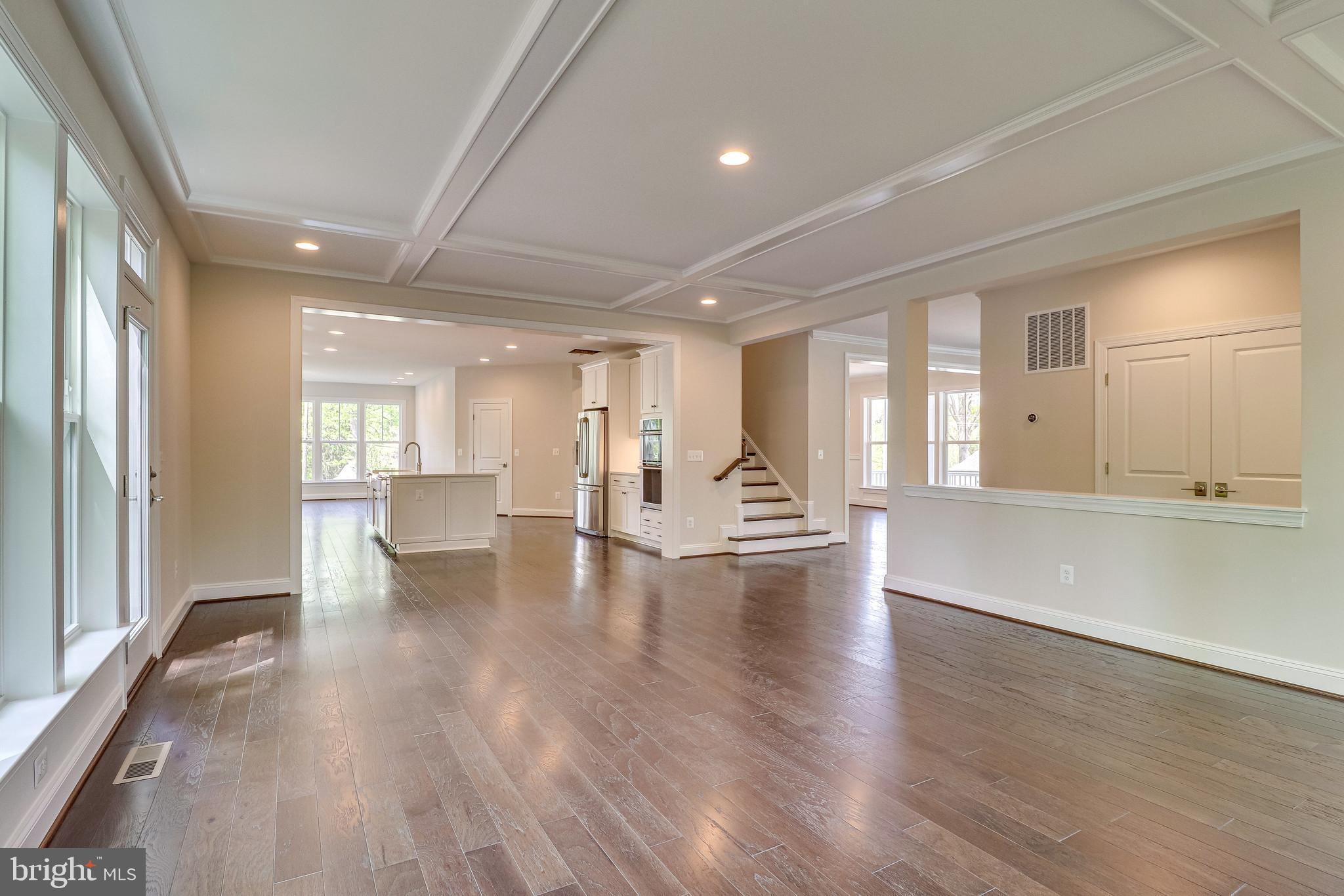 VIENNA WOODS - Residential