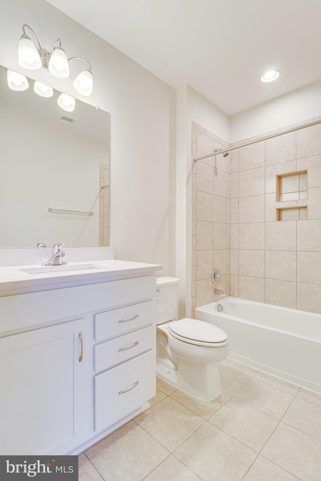 VIENNA WOODS - Residential