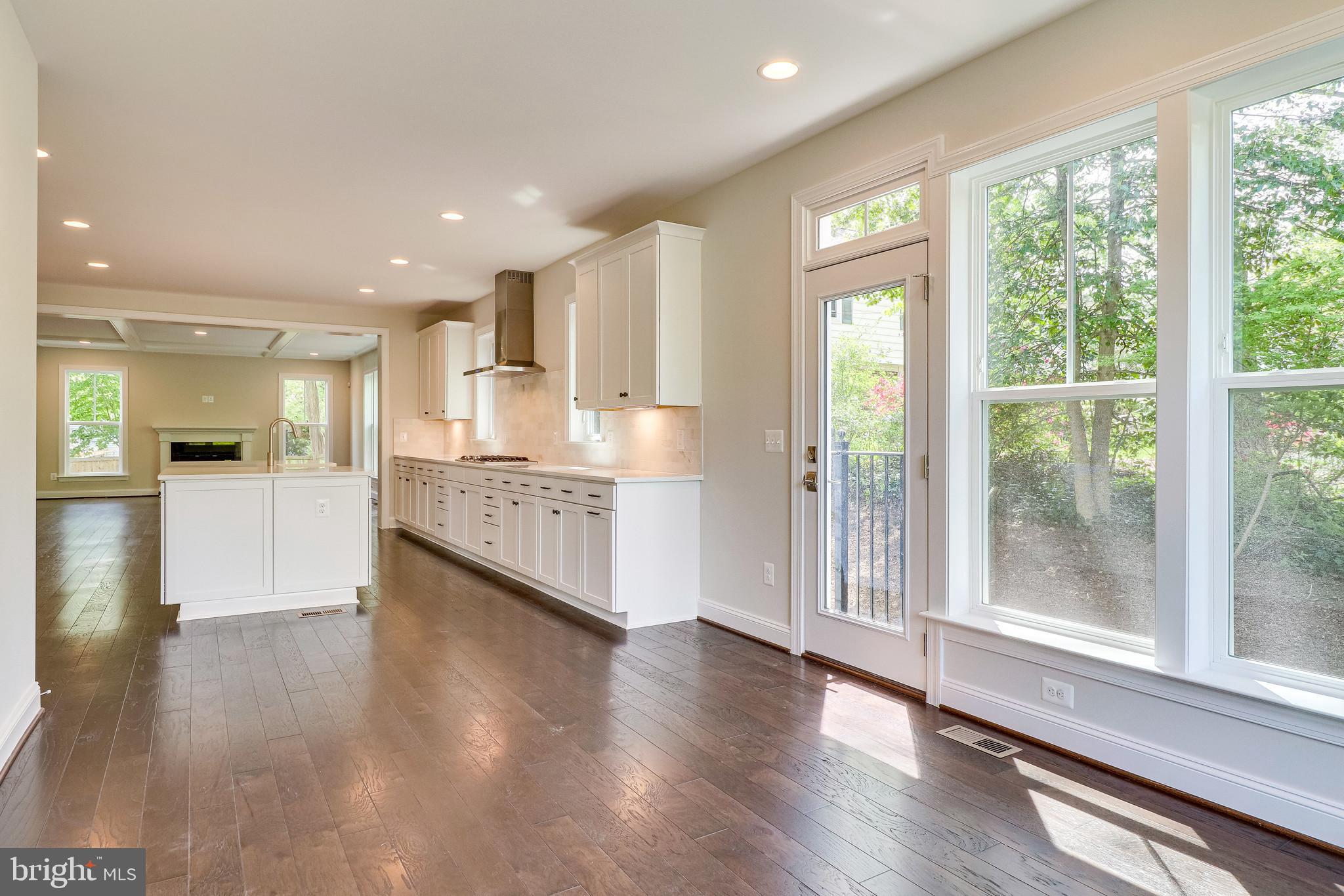 VIENNA WOODS - Residential