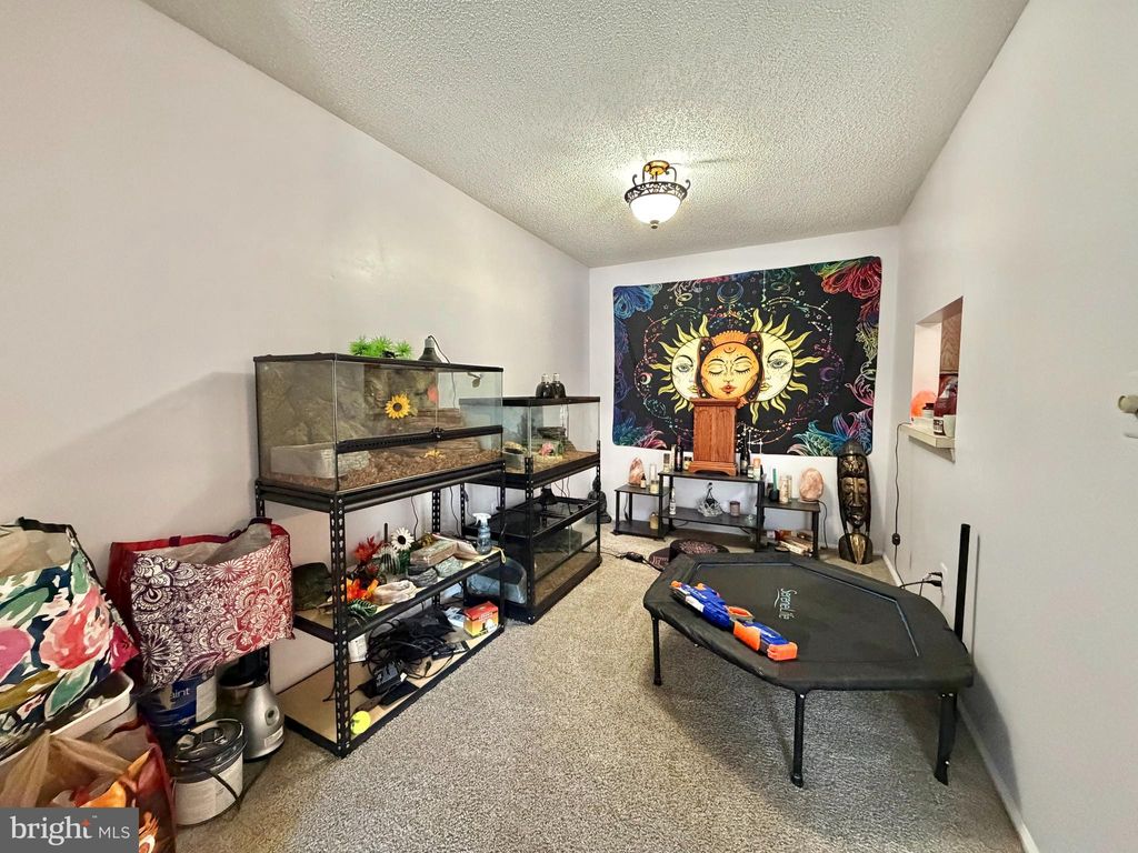 Photo of 82 Versailles Court, HAMILTON, NJ 08619 (MLS # NJME2070228)