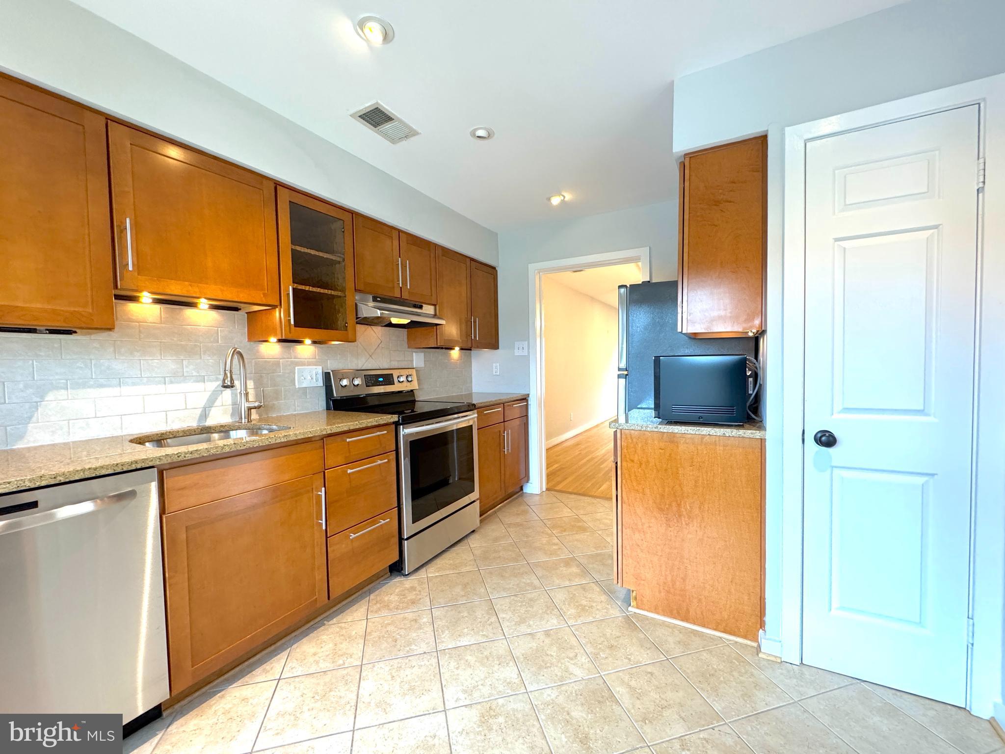 DEL RAY - Residential Lease