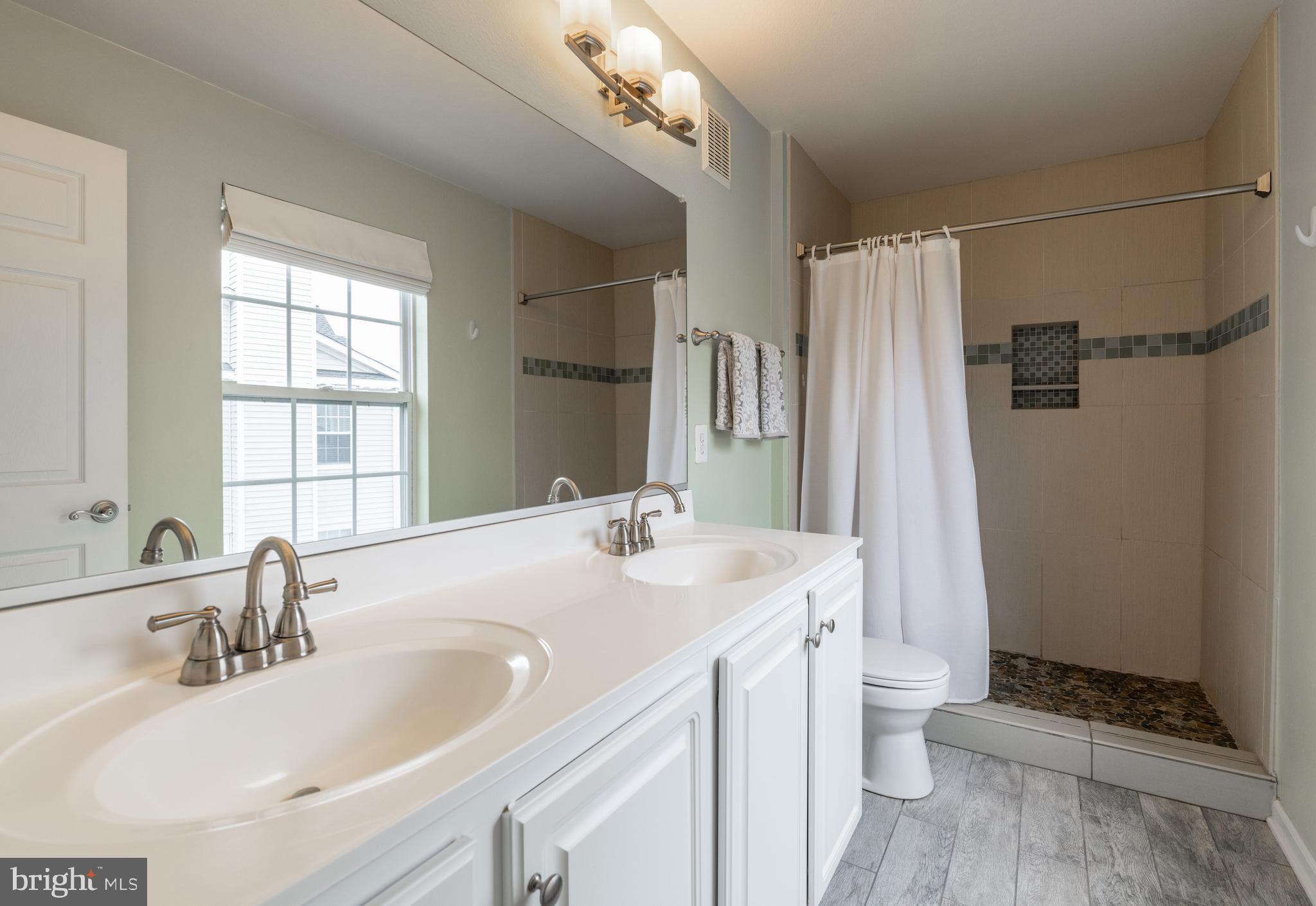 FOX MILL STATION - Residential