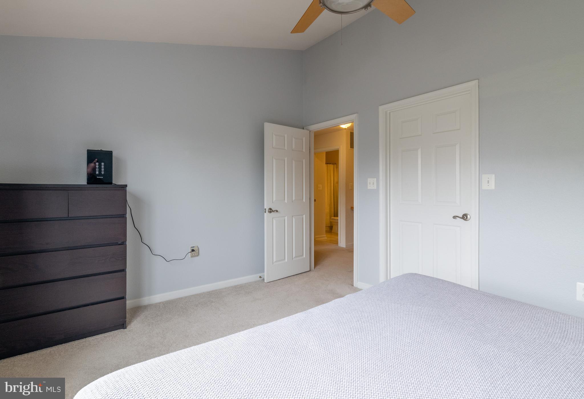 FOX MILL STATION - Residential