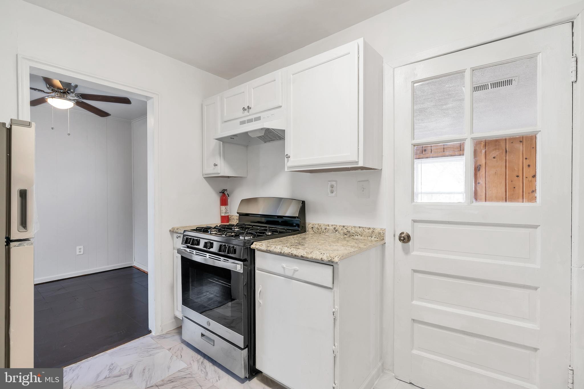 PIMMIT HILLS - Residential Lease