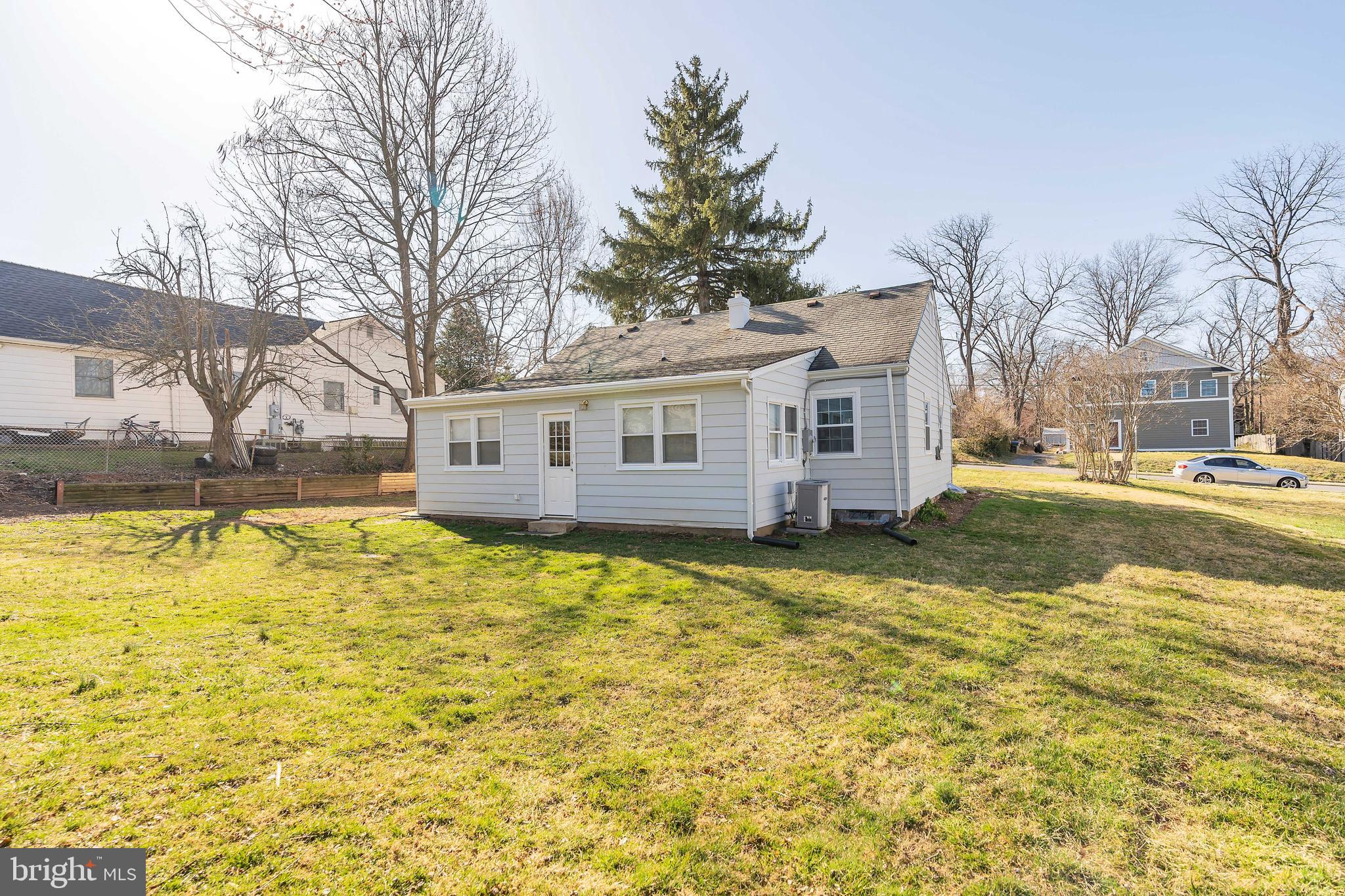 PIMMIT HILLS - Residential Lease