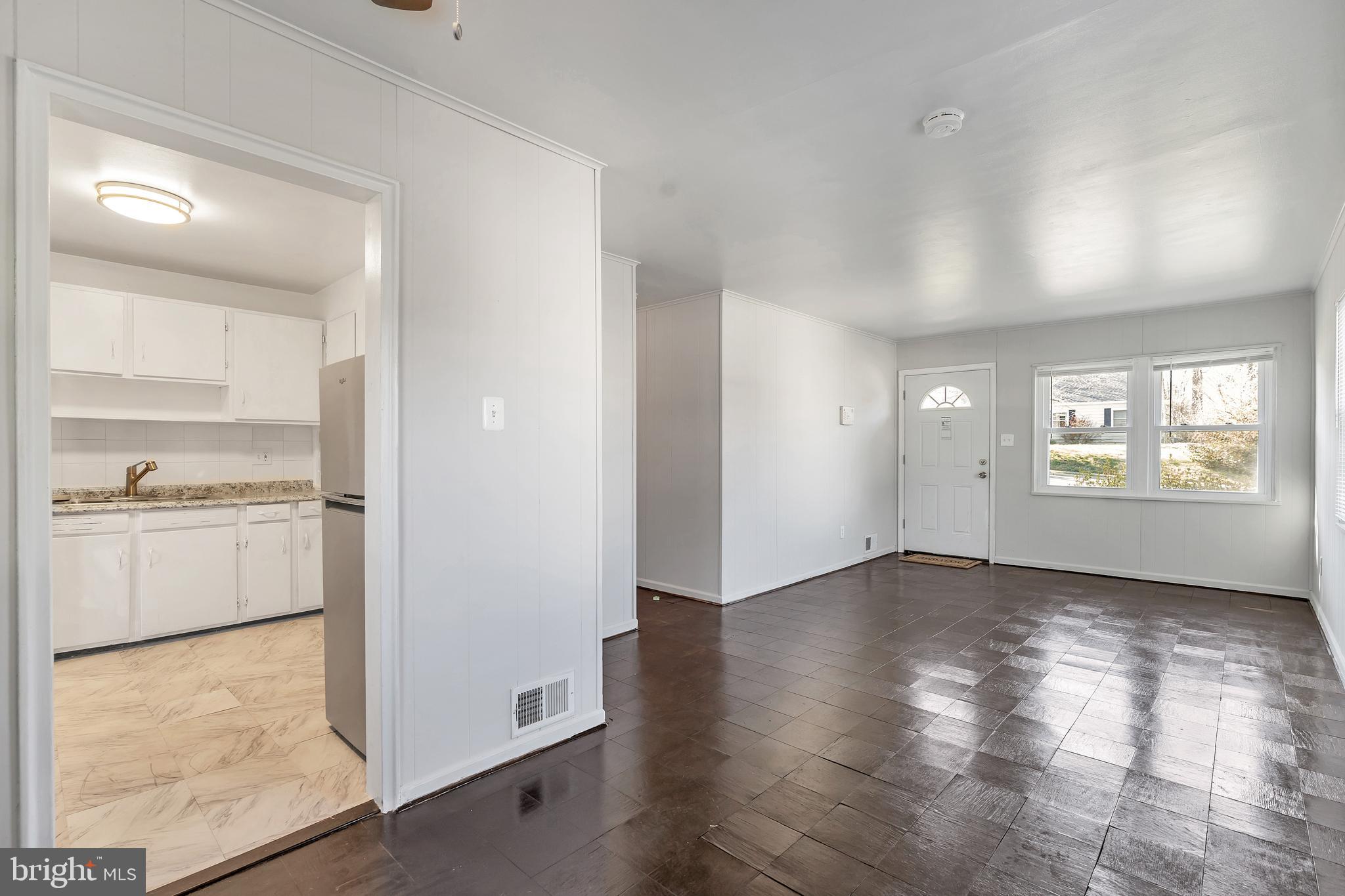 PIMMIT HILLS - Residential Lease