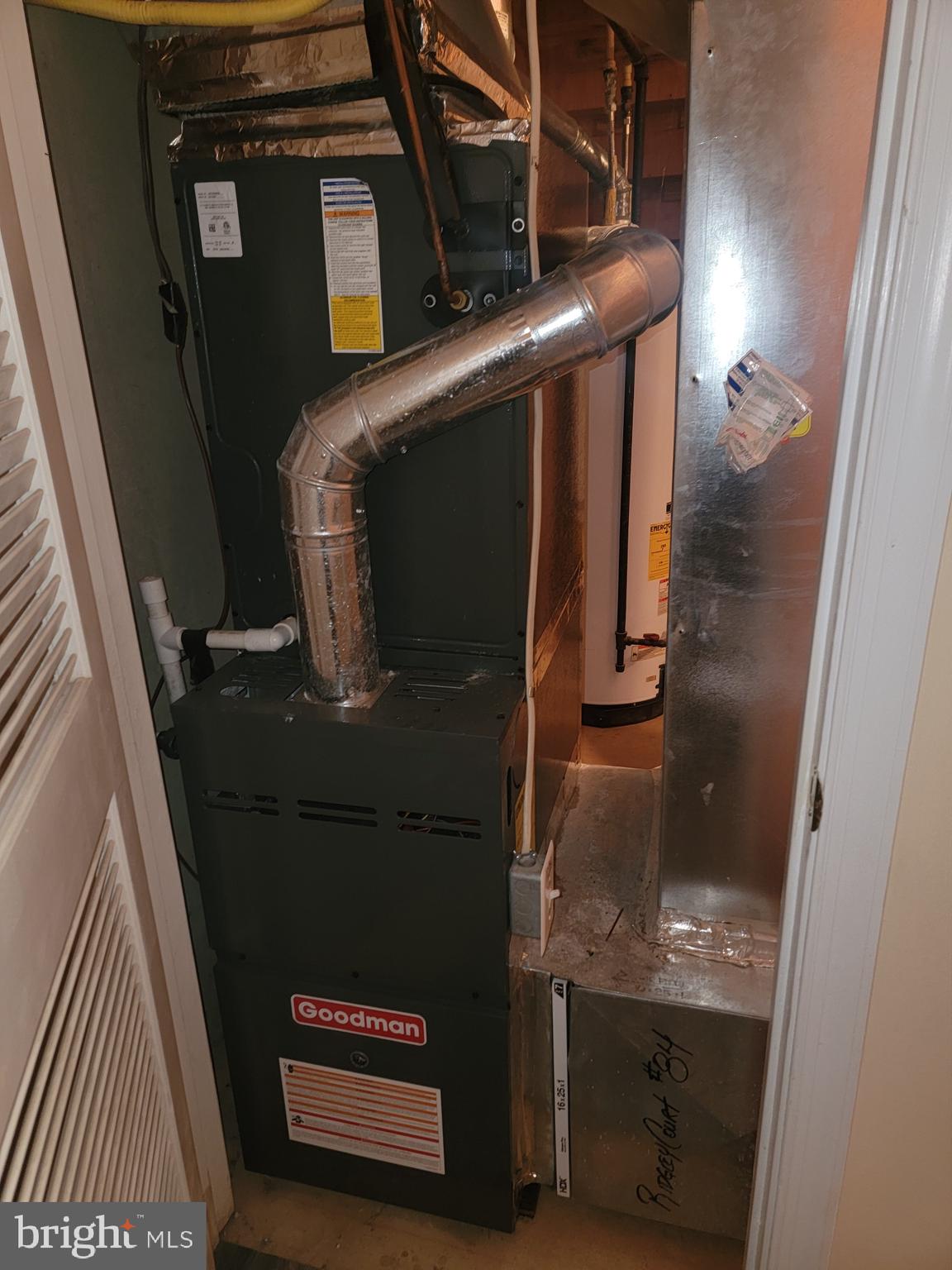 OAK COURT - Residential