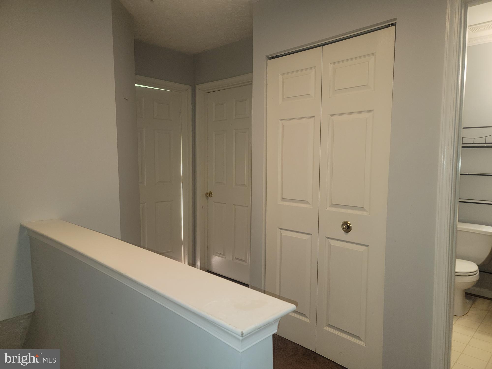 OAK COURT - Residential