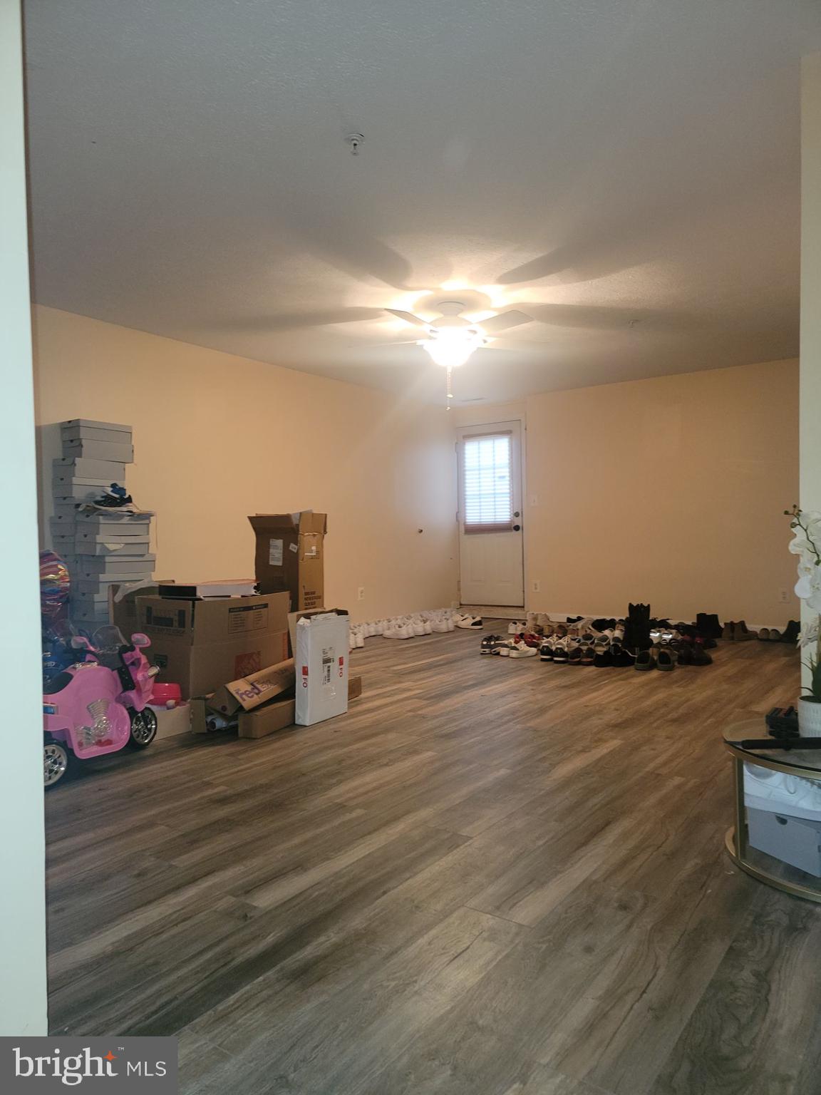 OAK COURT - Residential