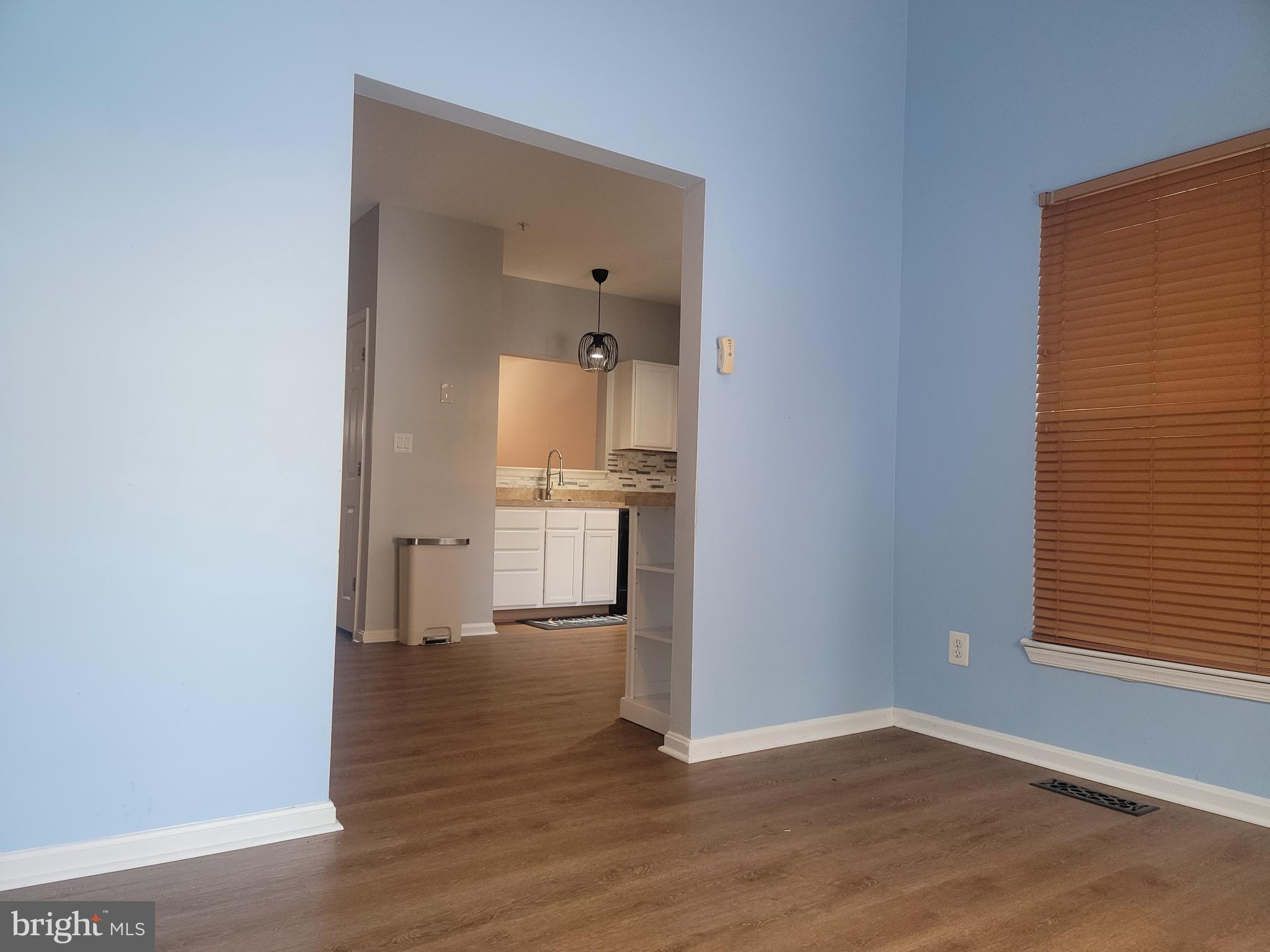 OAK COURT - Residential