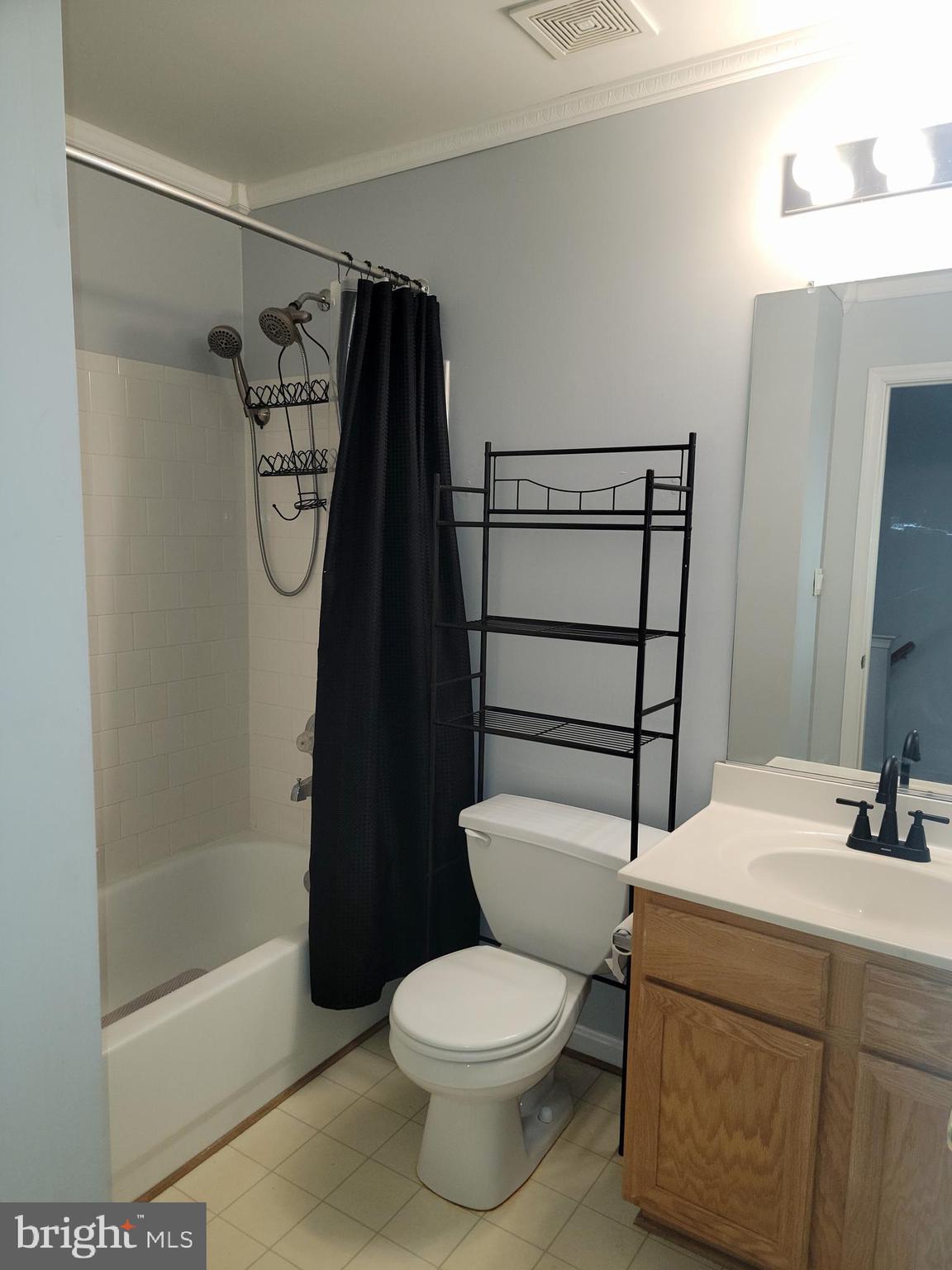 OAK COURT - Residential