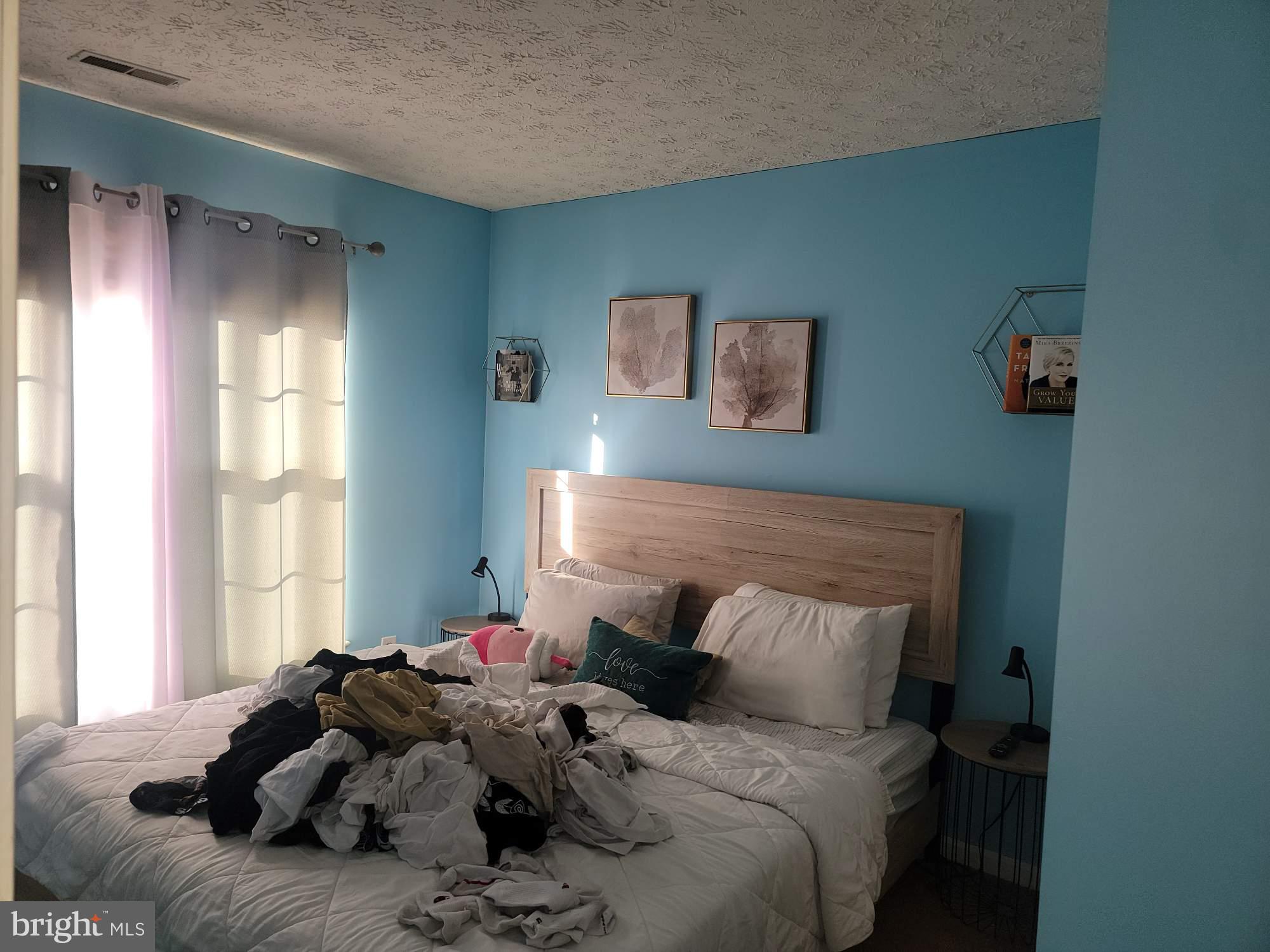 OAK COURT - Residential