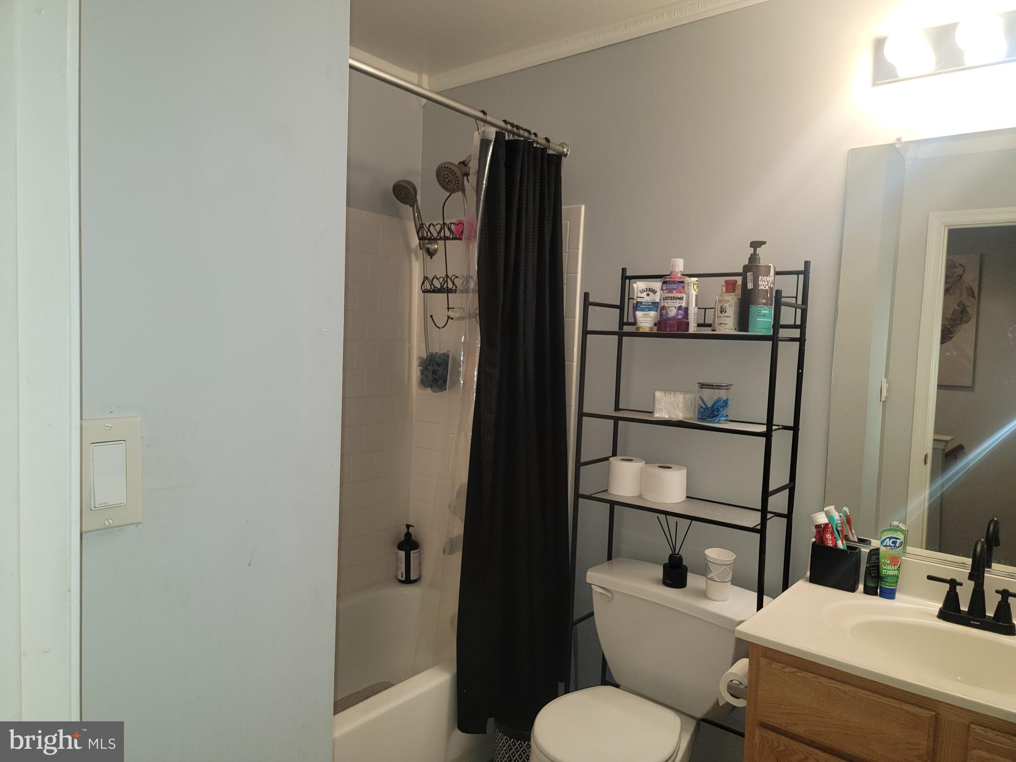 OAK COURT - Residential