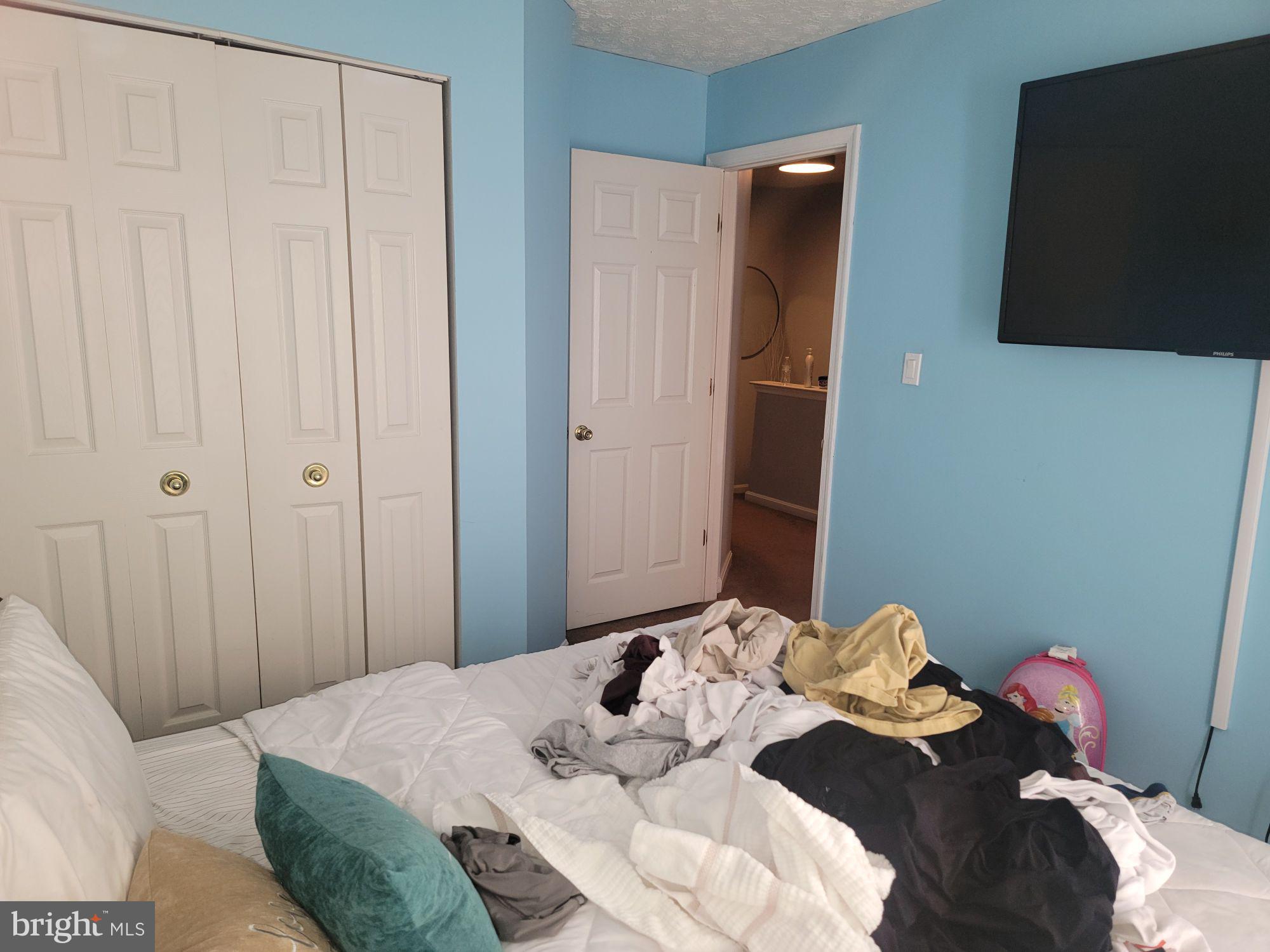 OAK COURT - Residential