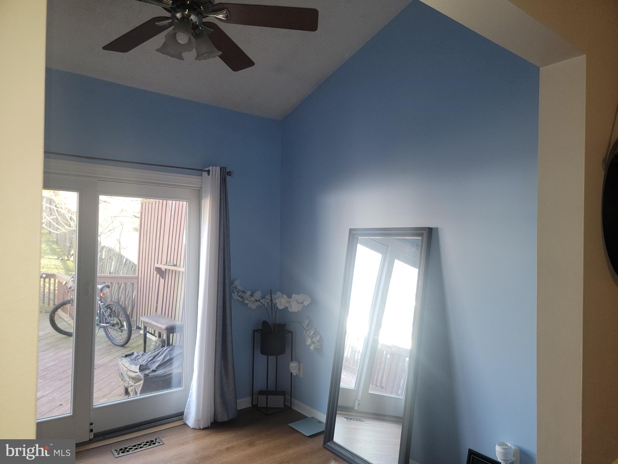 OAK COURT - Residential