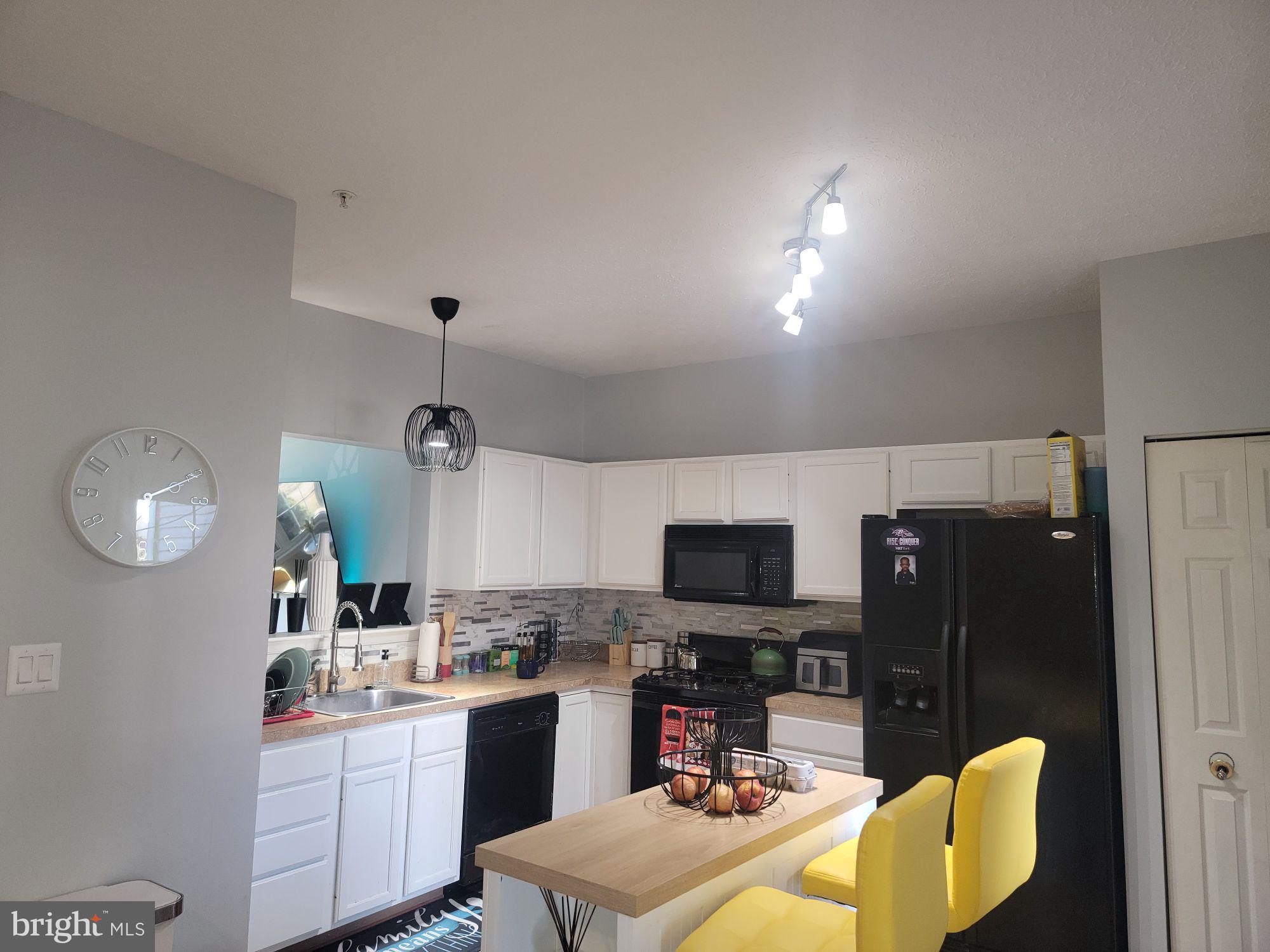 OAK COURT - Residential