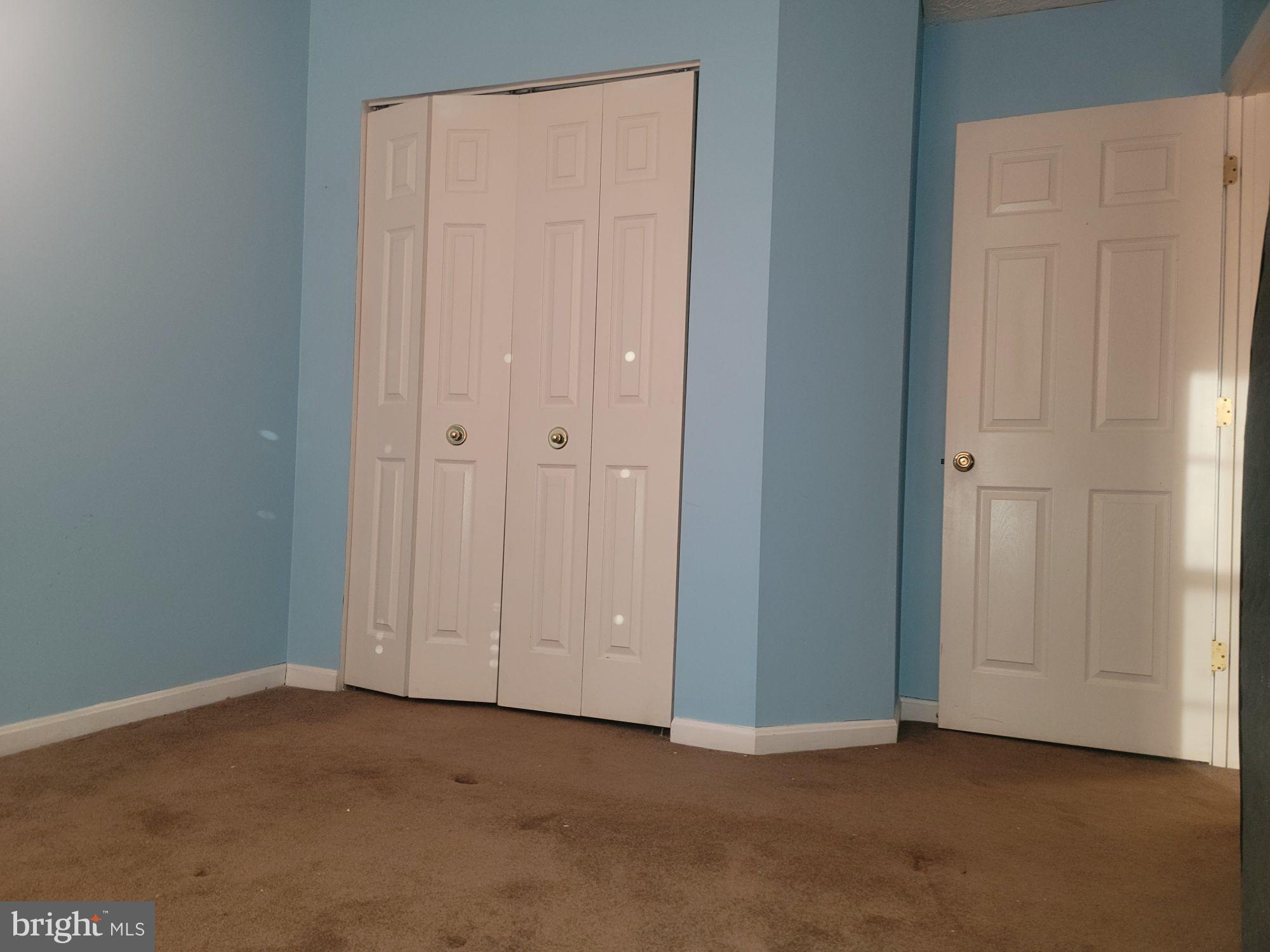 OAK COURT - Residential