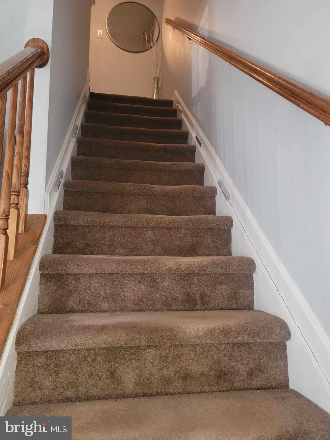 OAK COURT - Residential