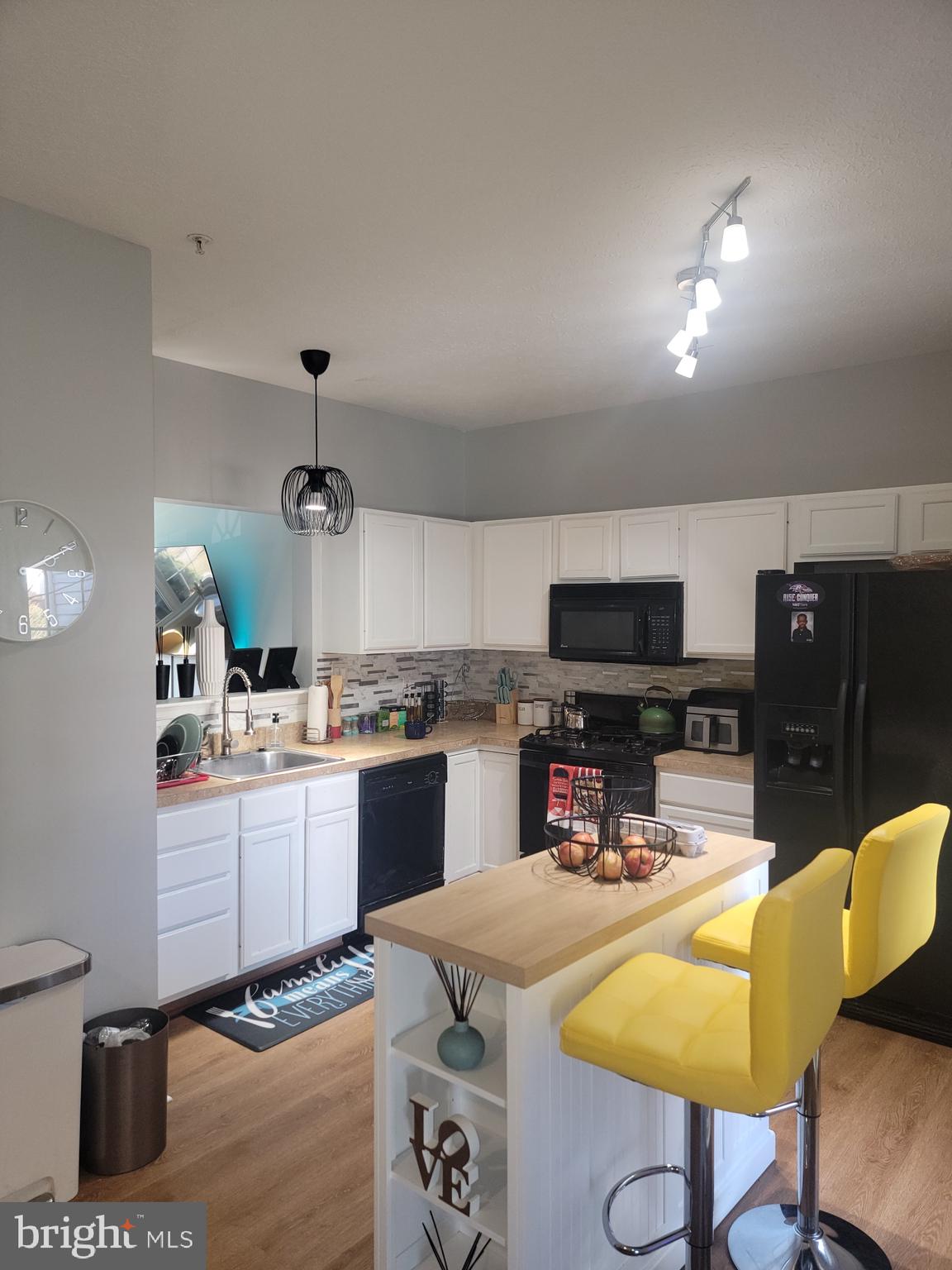 OAK COURT - Residential