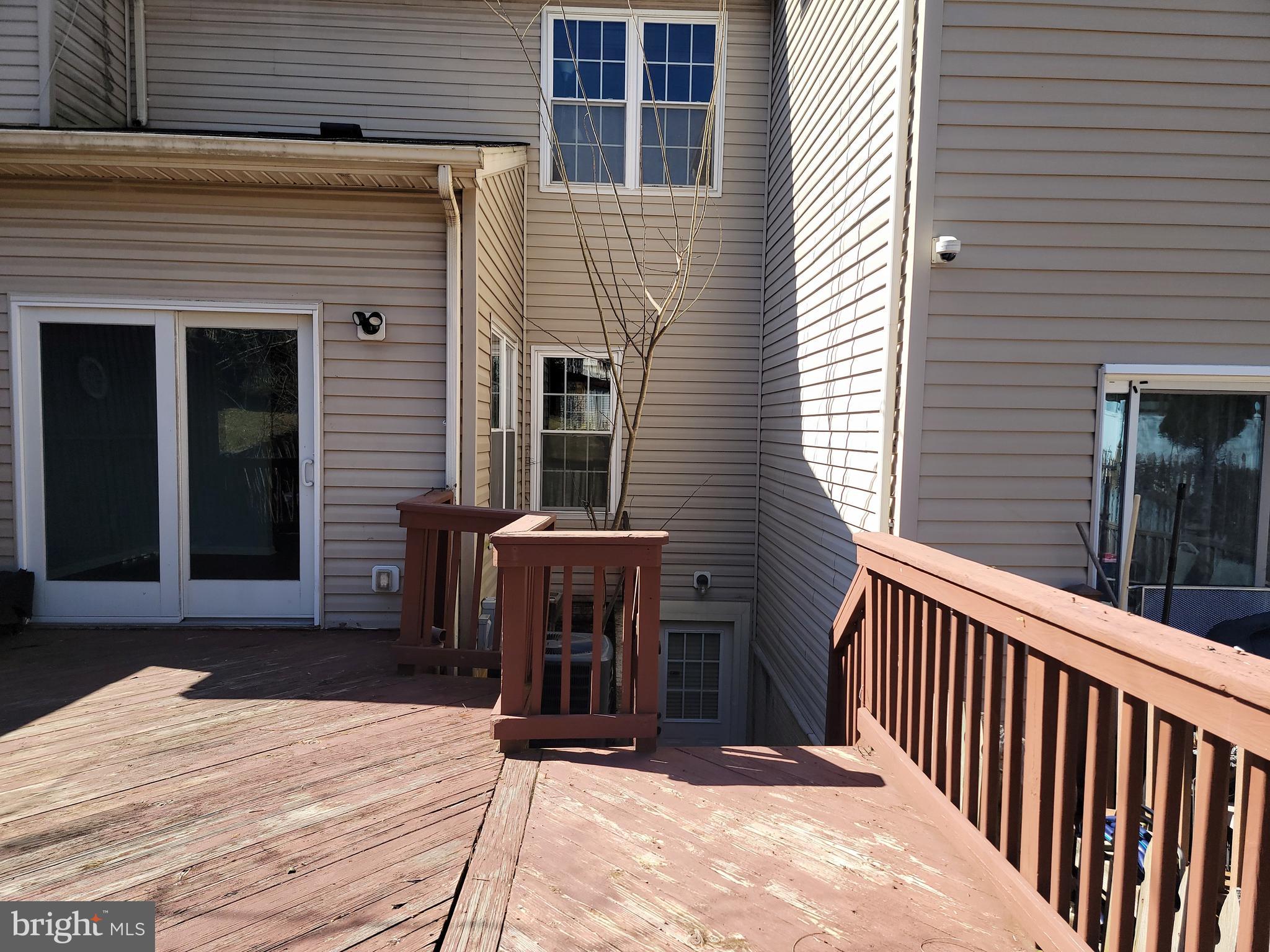 OAK COURT - Residential