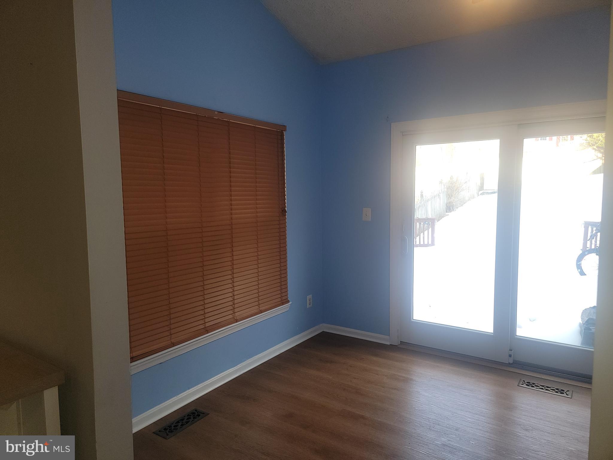 OAK COURT - Residential