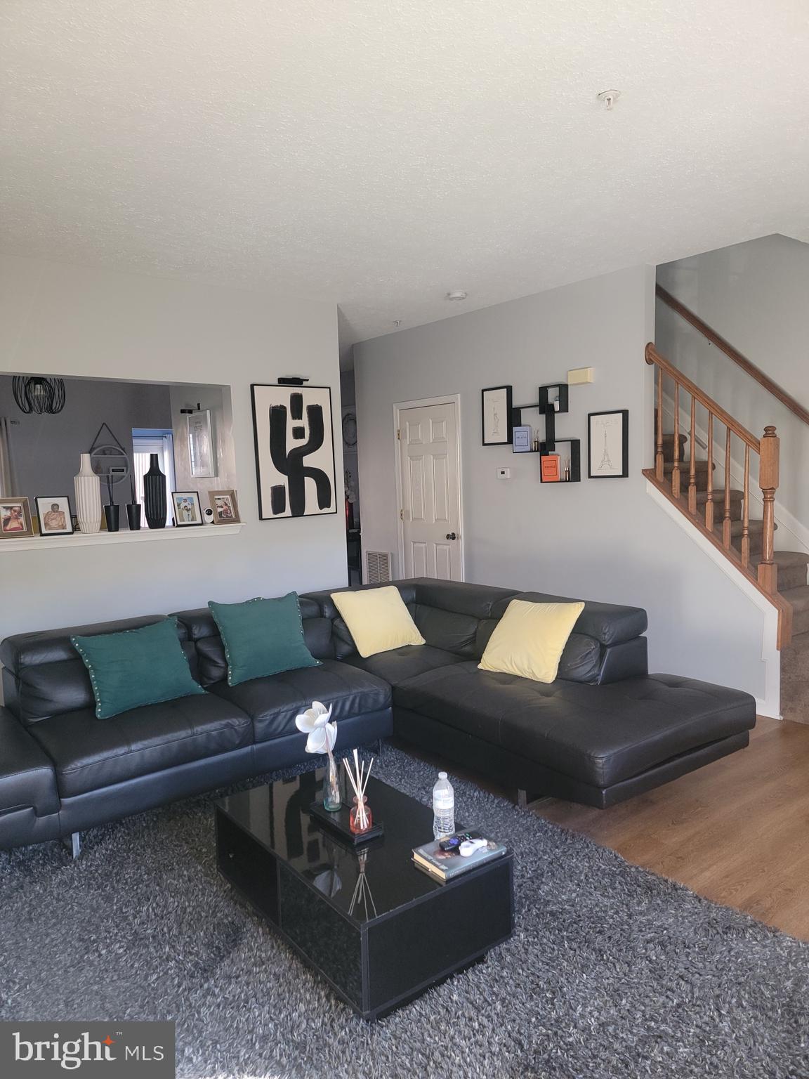 OAK COURT - Residential