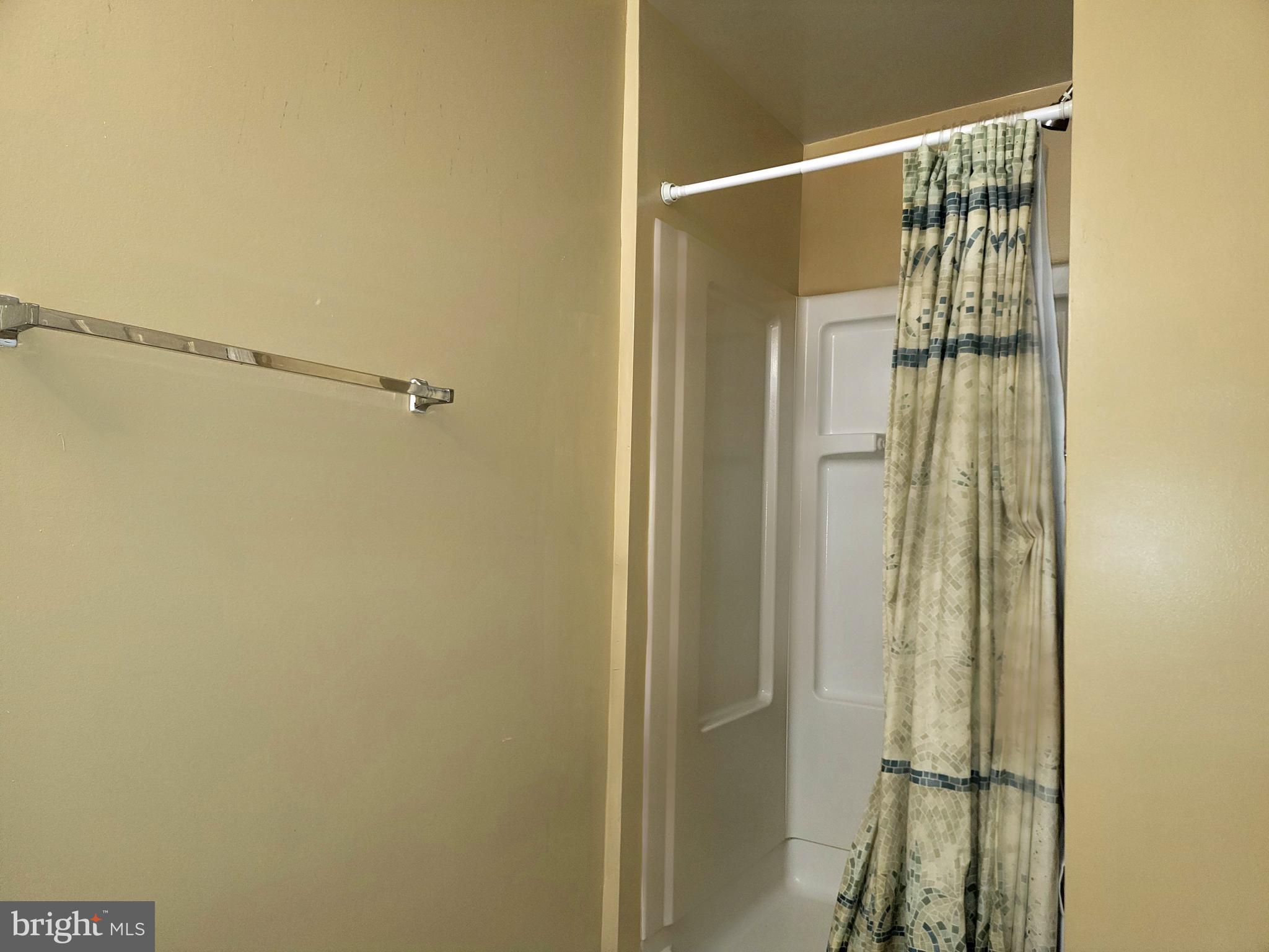 OAK COURT - Residential