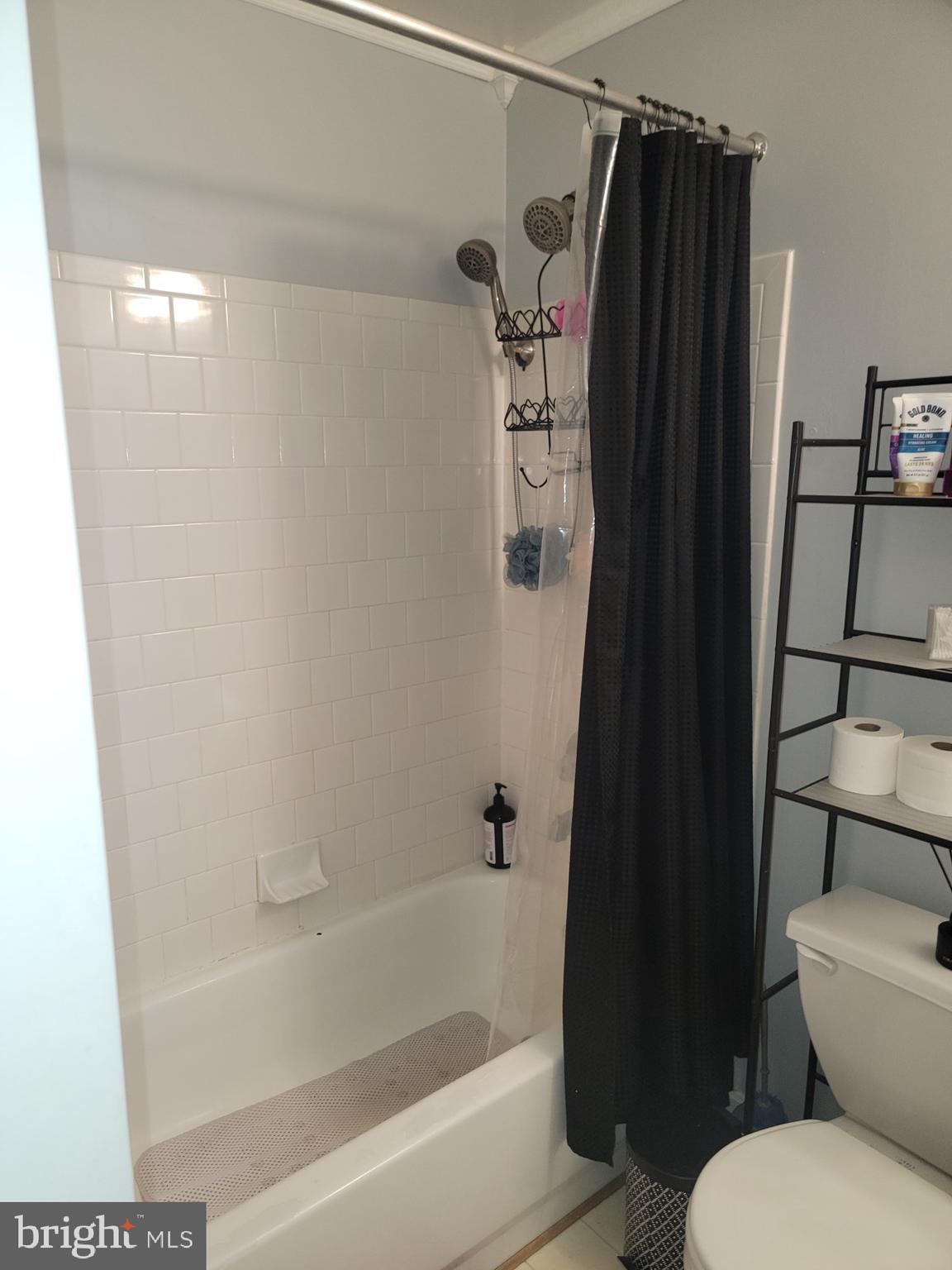 OAK COURT - Residential