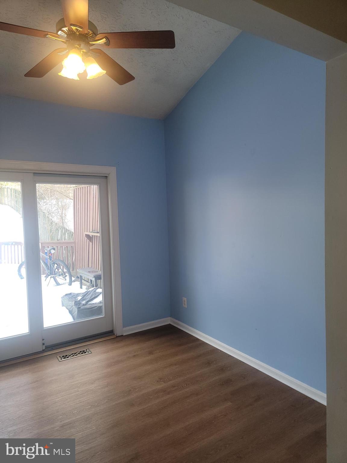 OAK COURT - Residential