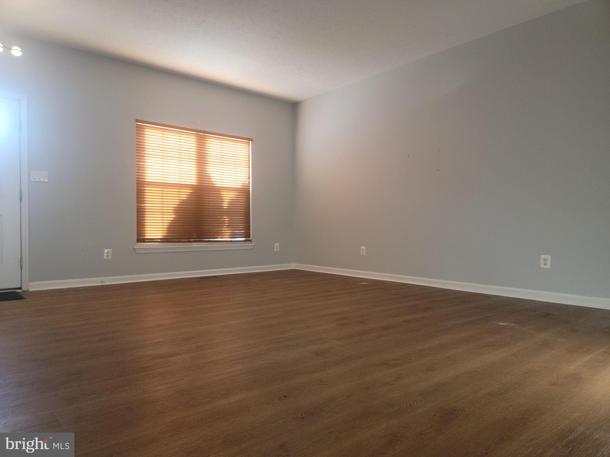 OAK COURT - Residential