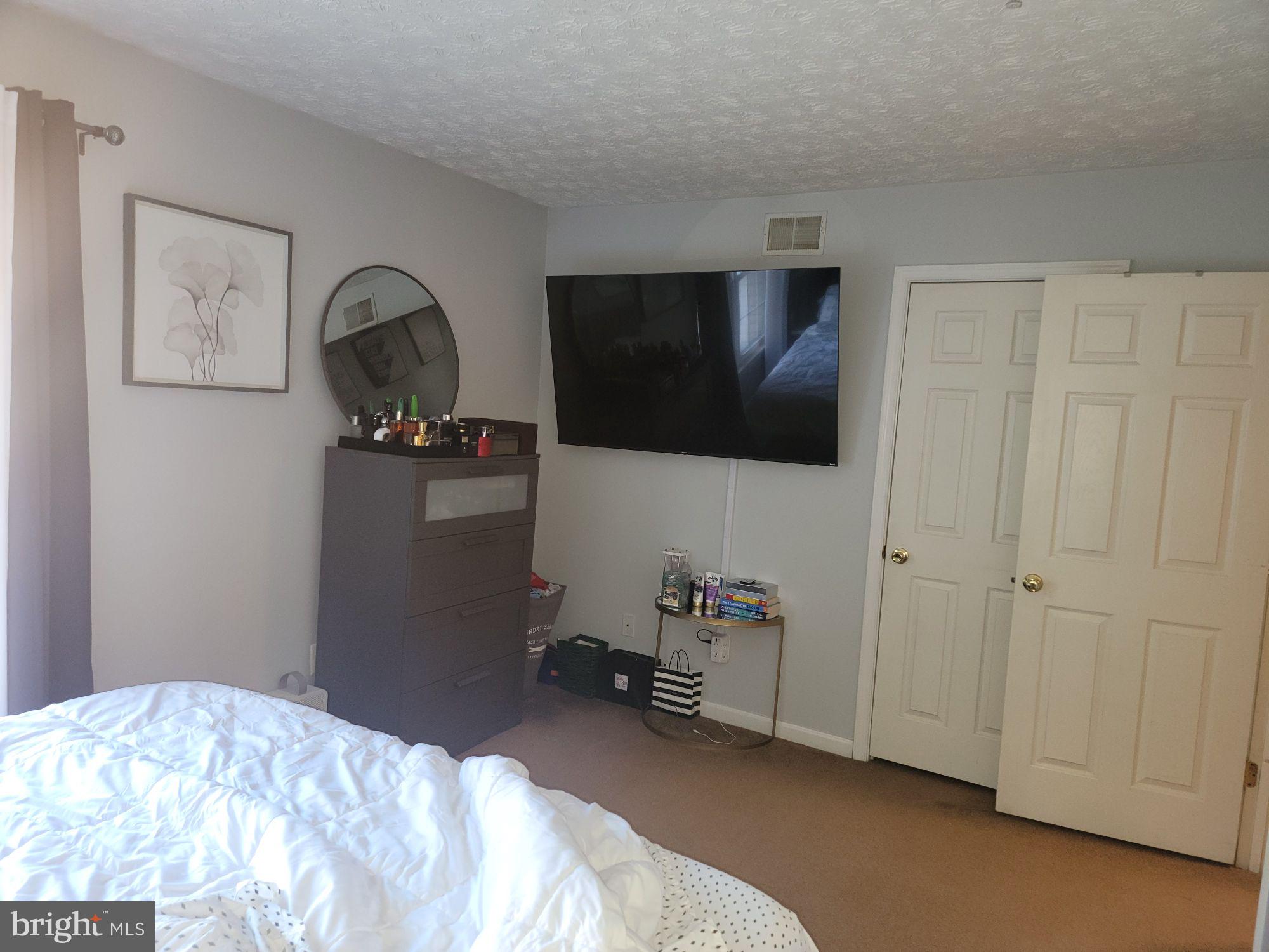 OAK COURT - Residential