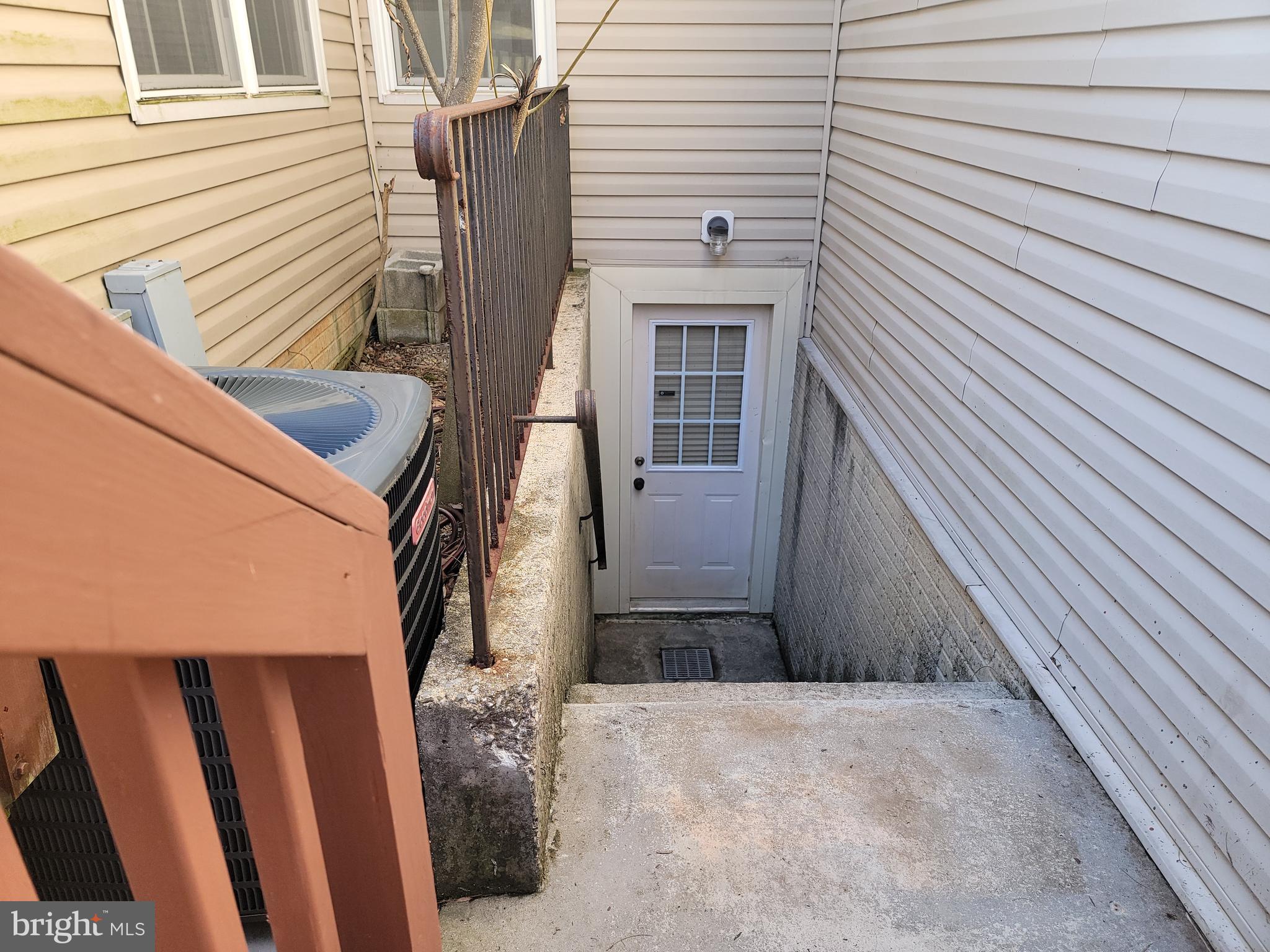 OAK COURT - Residential