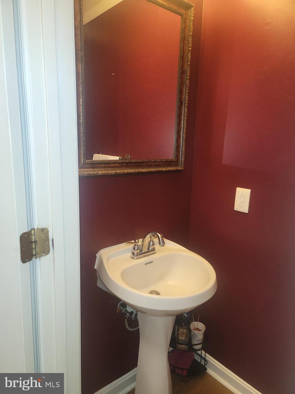 OAK COURT - Residential