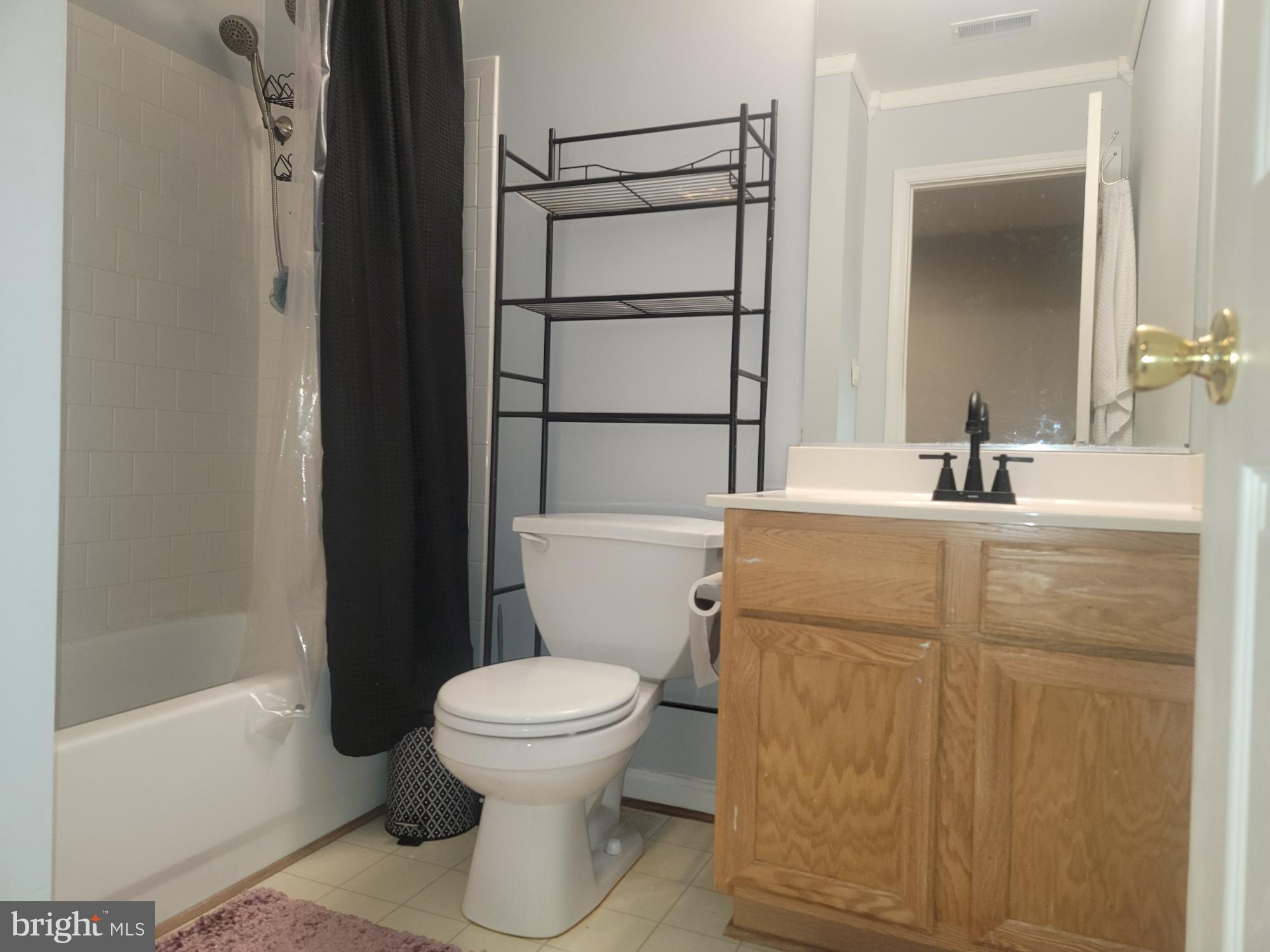 OAK COURT - Residential