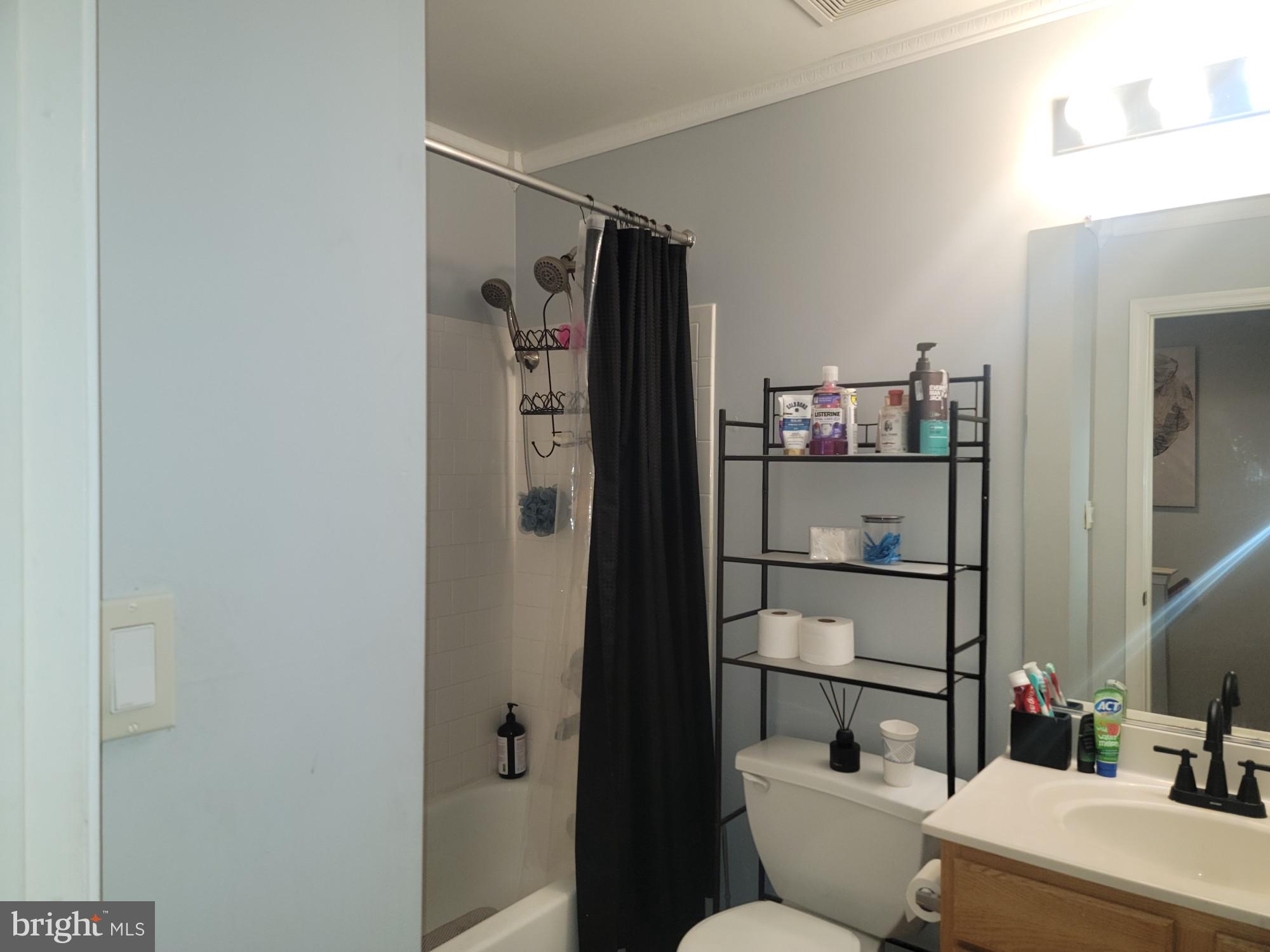 OAK COURT - Residential