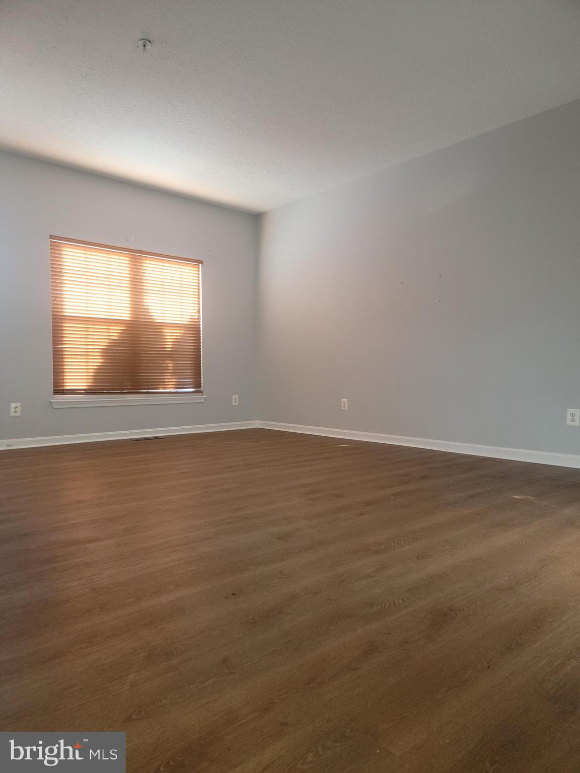 OAK COURT - Residential