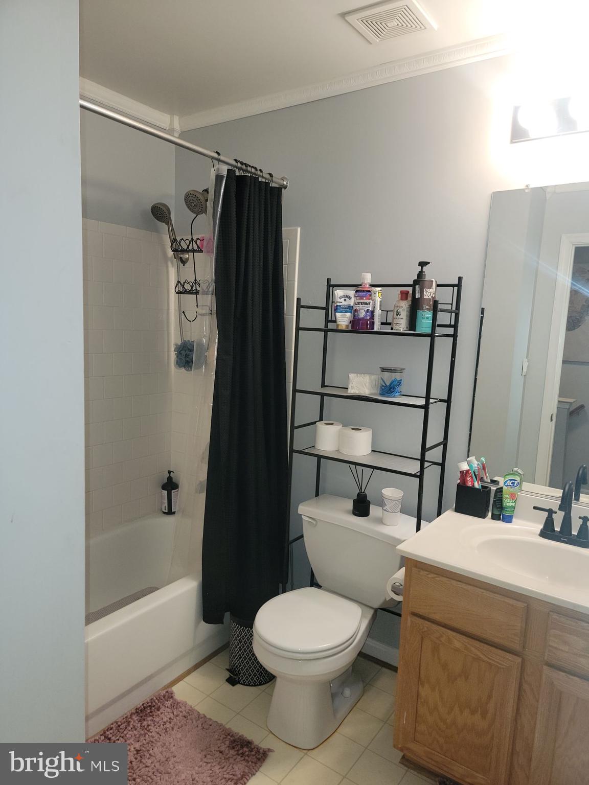 OAK COURT - Residential