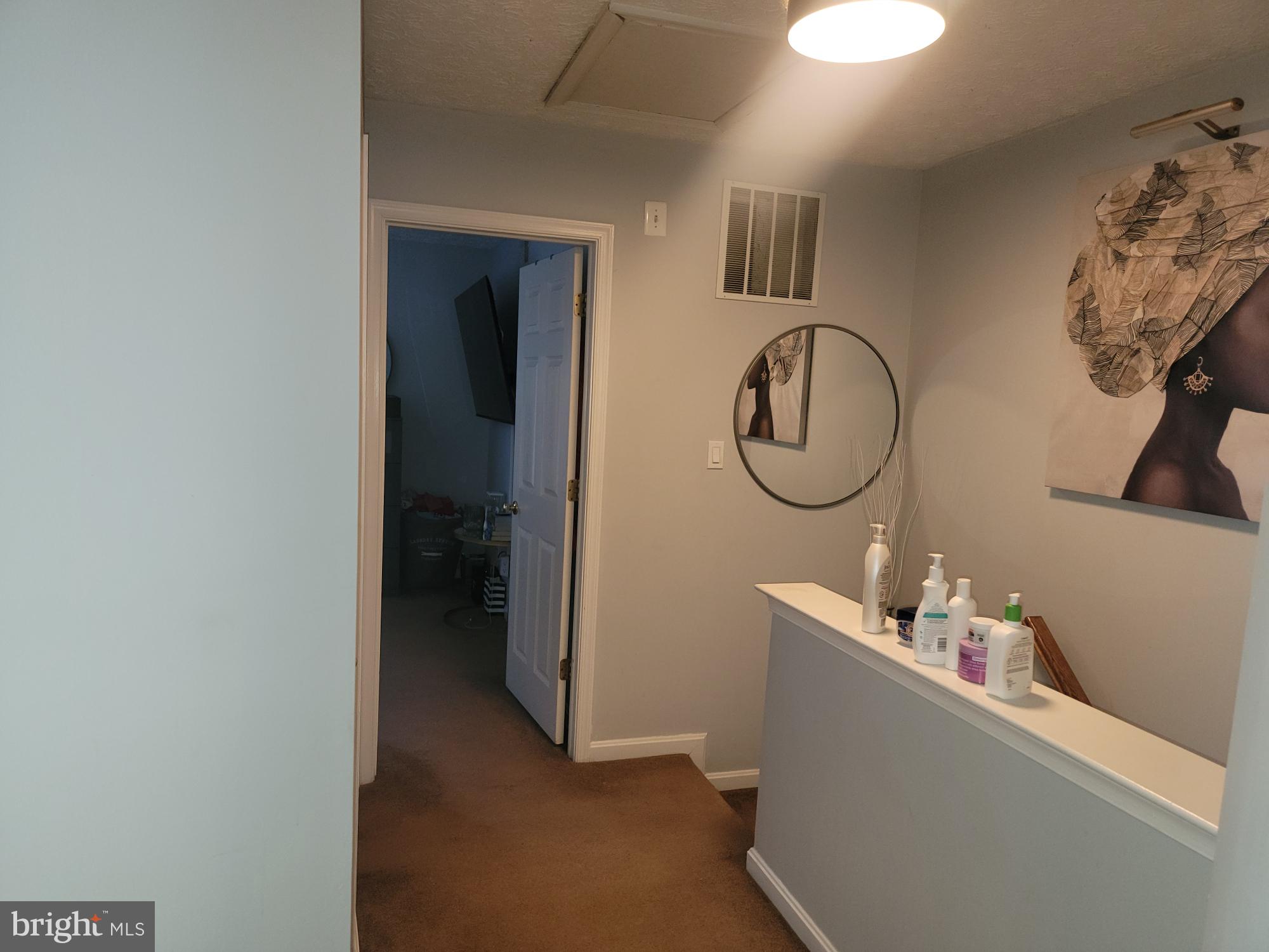 OAK COURT - Residential