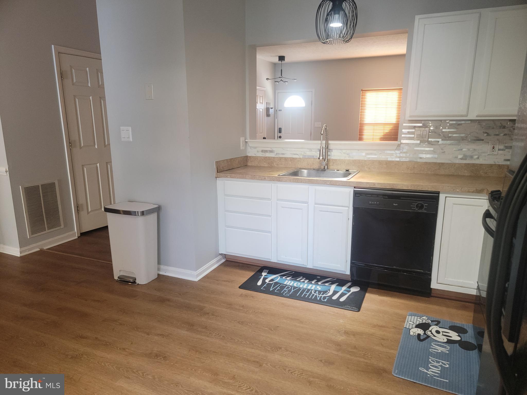 OAK COURT - Residential