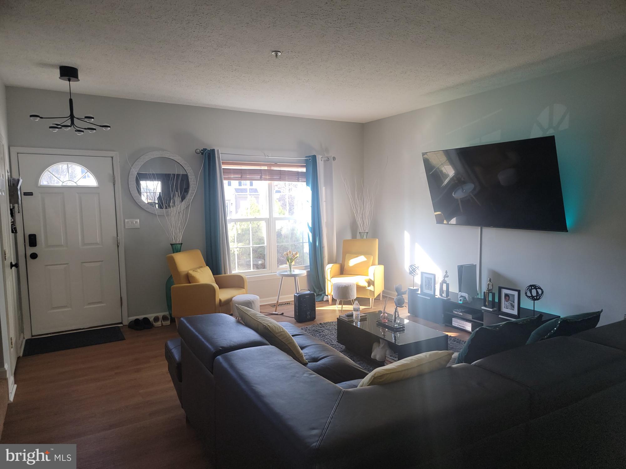 OAK COURT - Residential