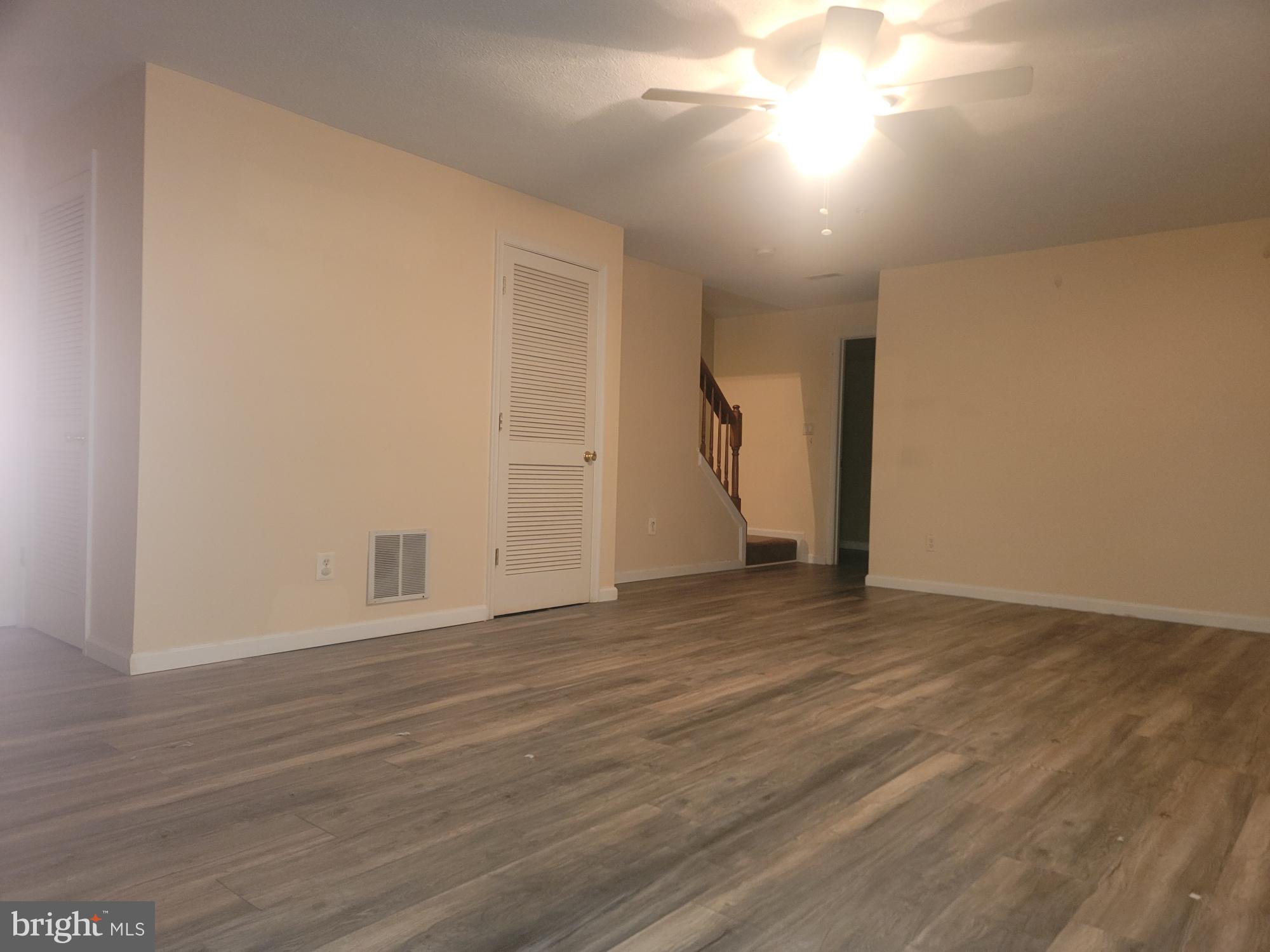 OAK COURT - Residential