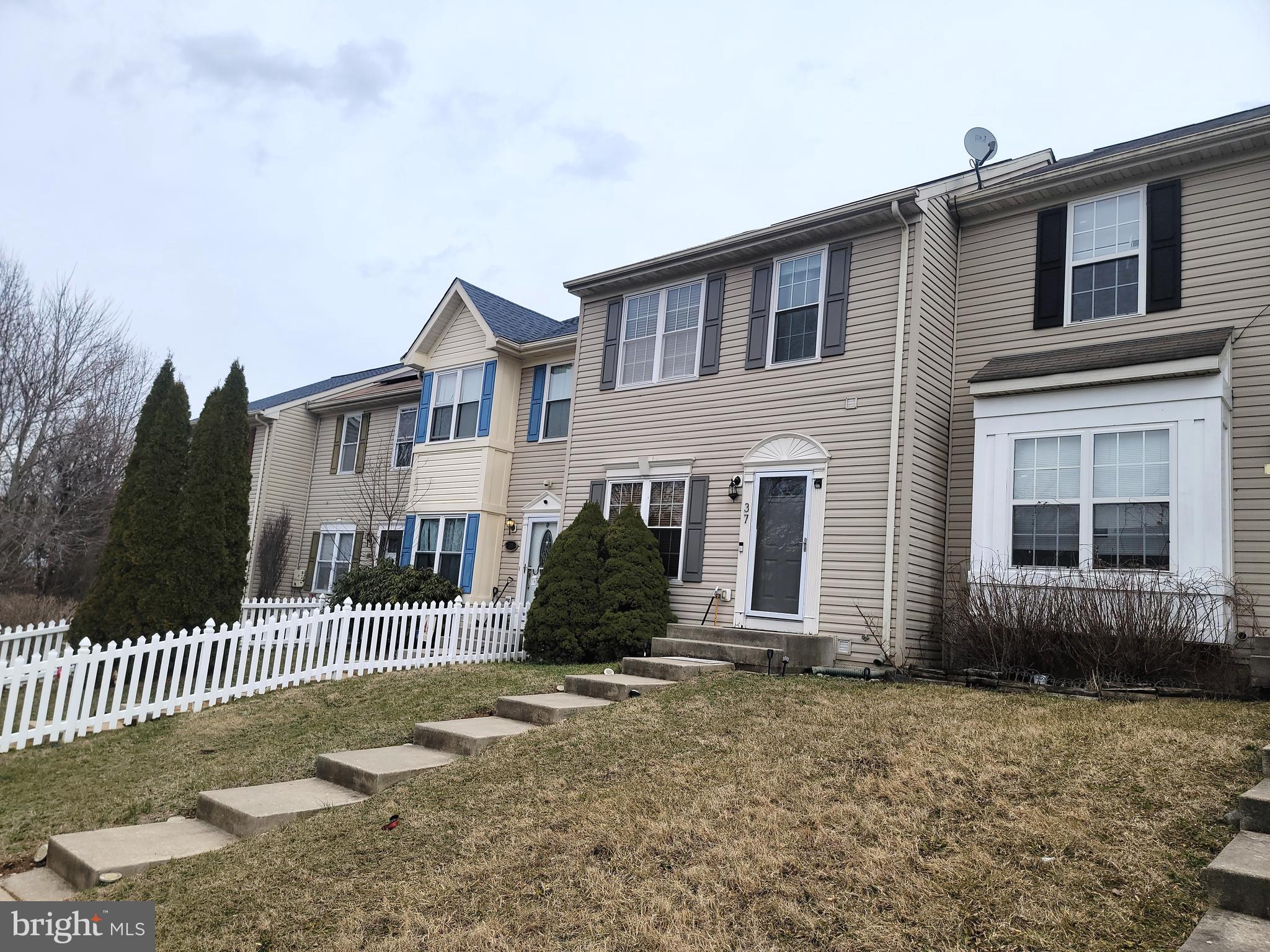 OAK COURT - Residential