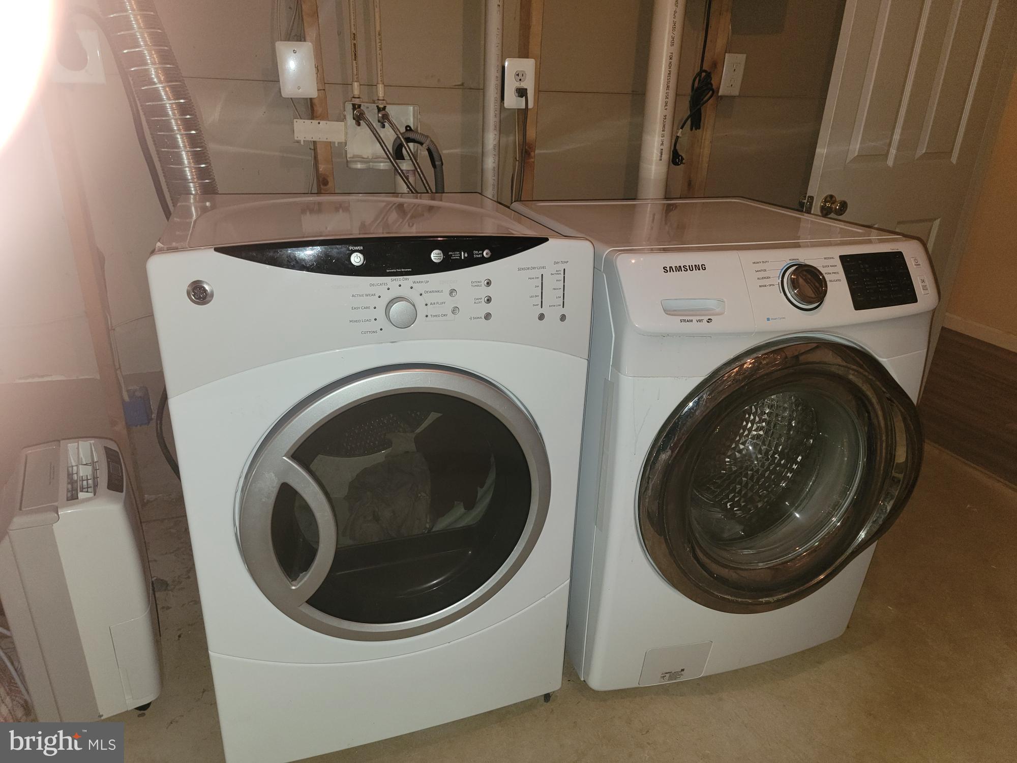 OAK COURT - Residential