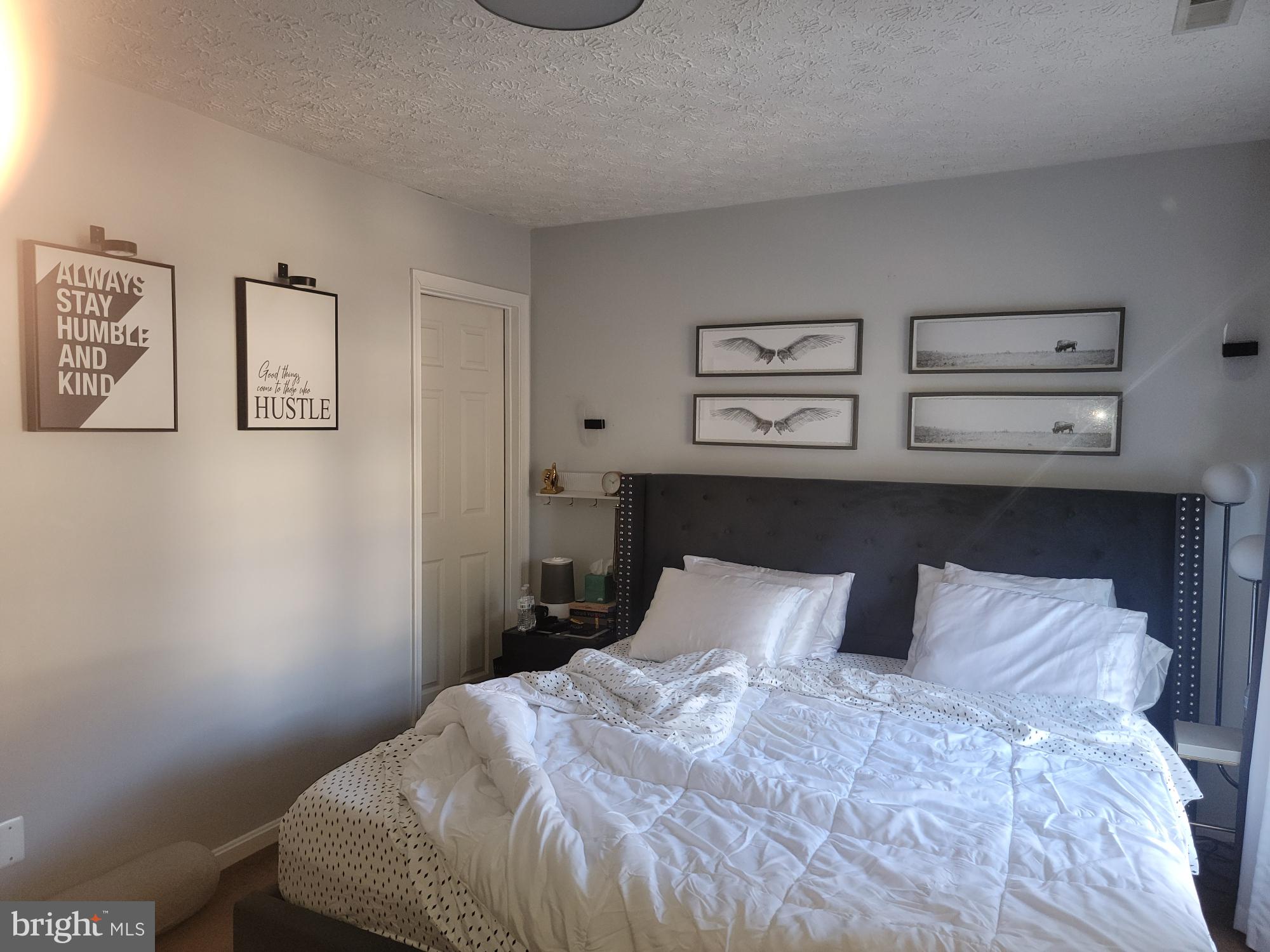 OAK COURT - Residential